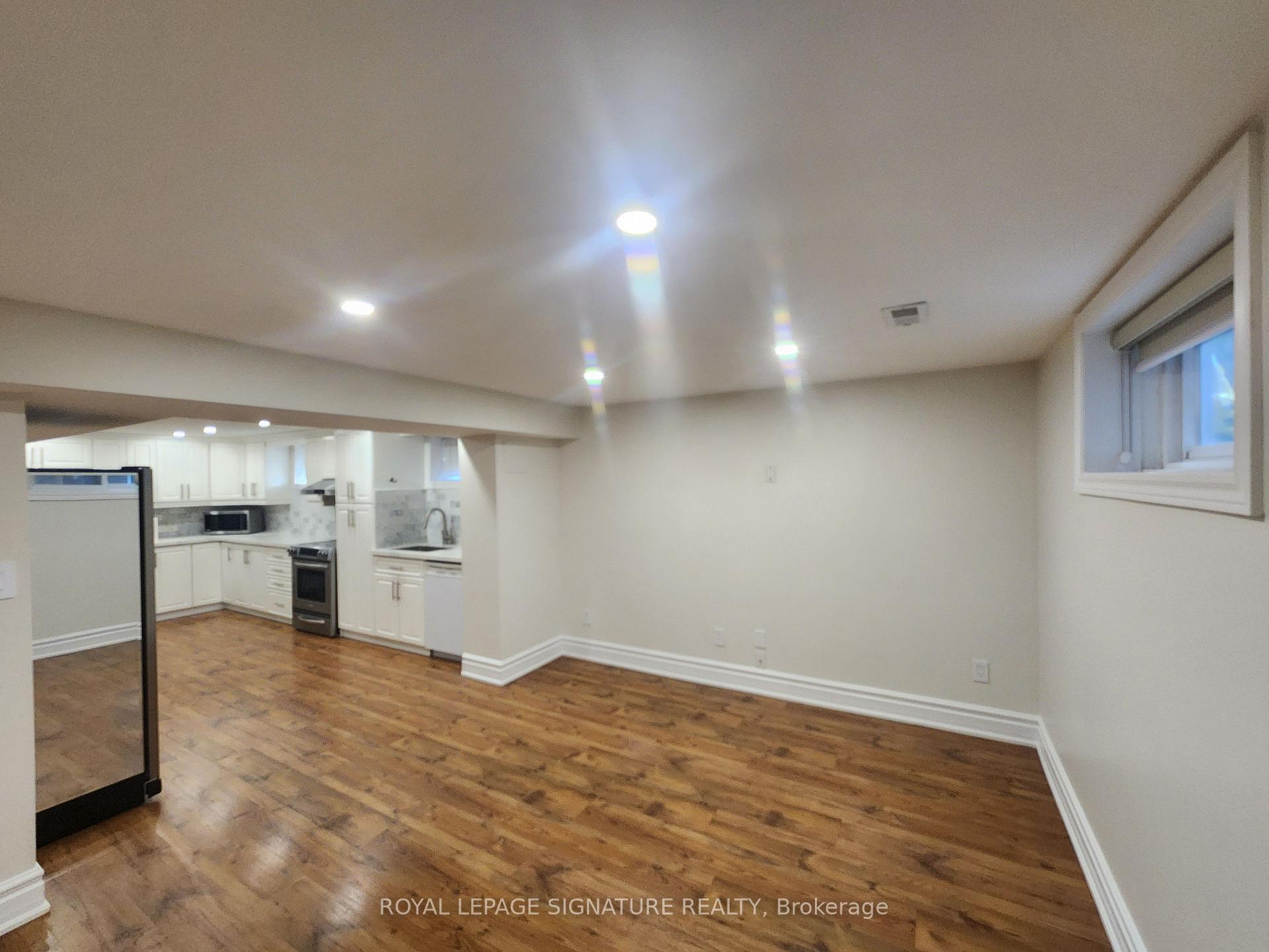 Photo 17 of 35 Summitcrest Drive, Etobicoke, Willowridge-Martingrove-Richview — HOMEH