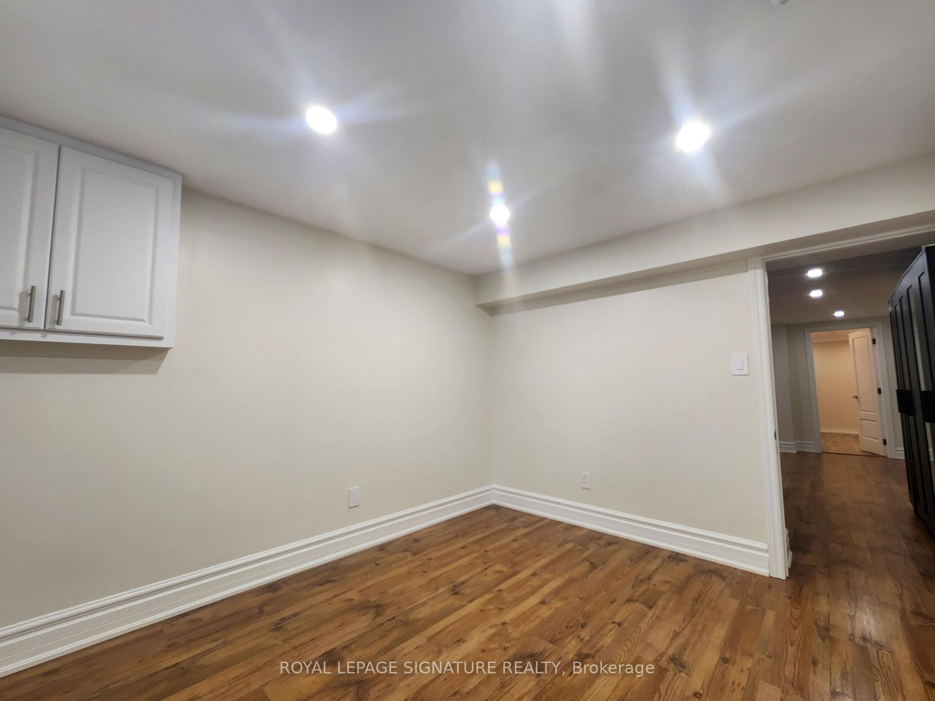 Photo 21 of 35 Summitcrest Drive, Etobicoke, Willowridge-Martingrove-Richview — HOMEH