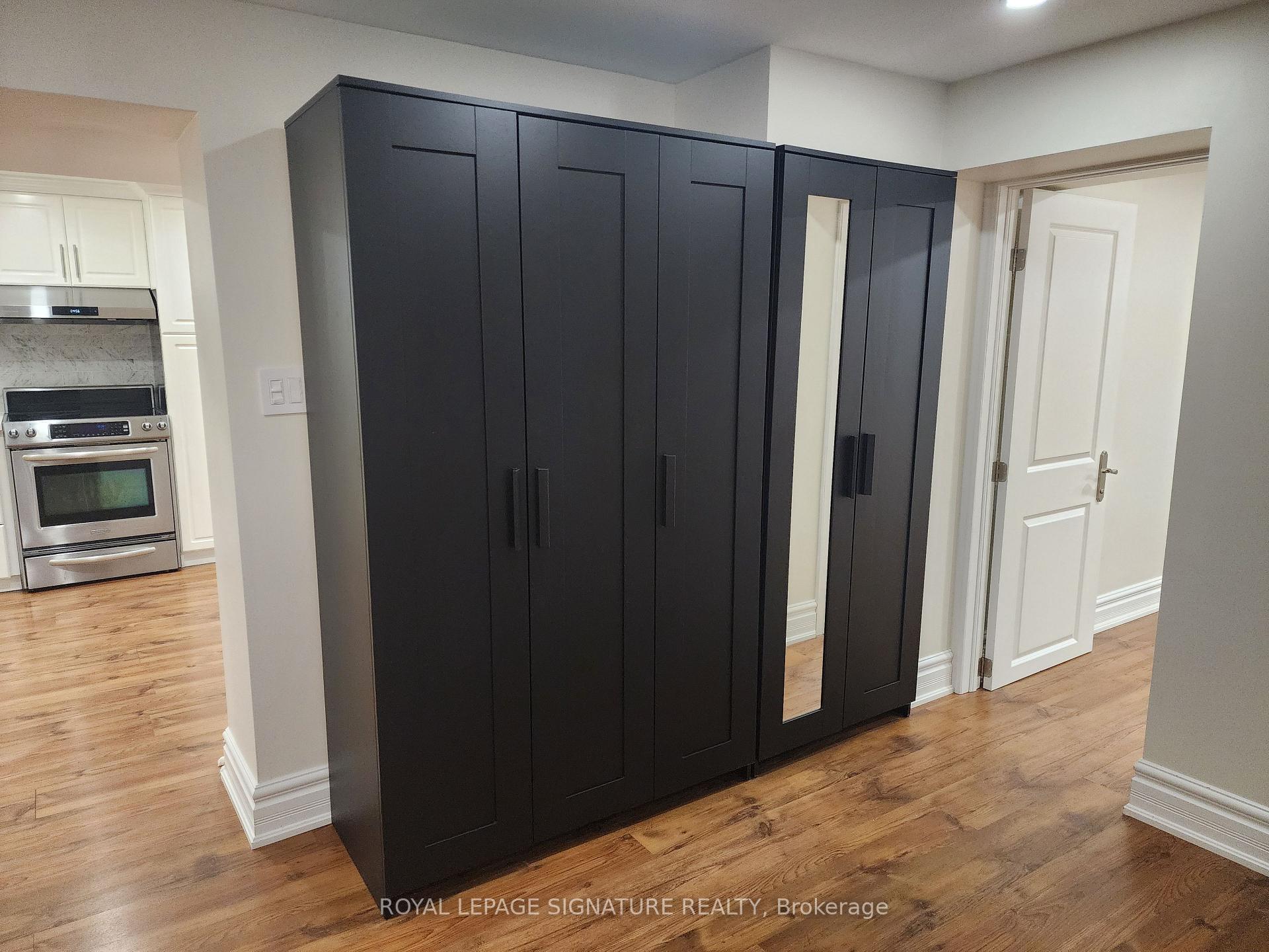 Photo 23 of 35 Summitcrest Drive, Etobicoke, Willowridge-Martingrove-Richview — HOMEH