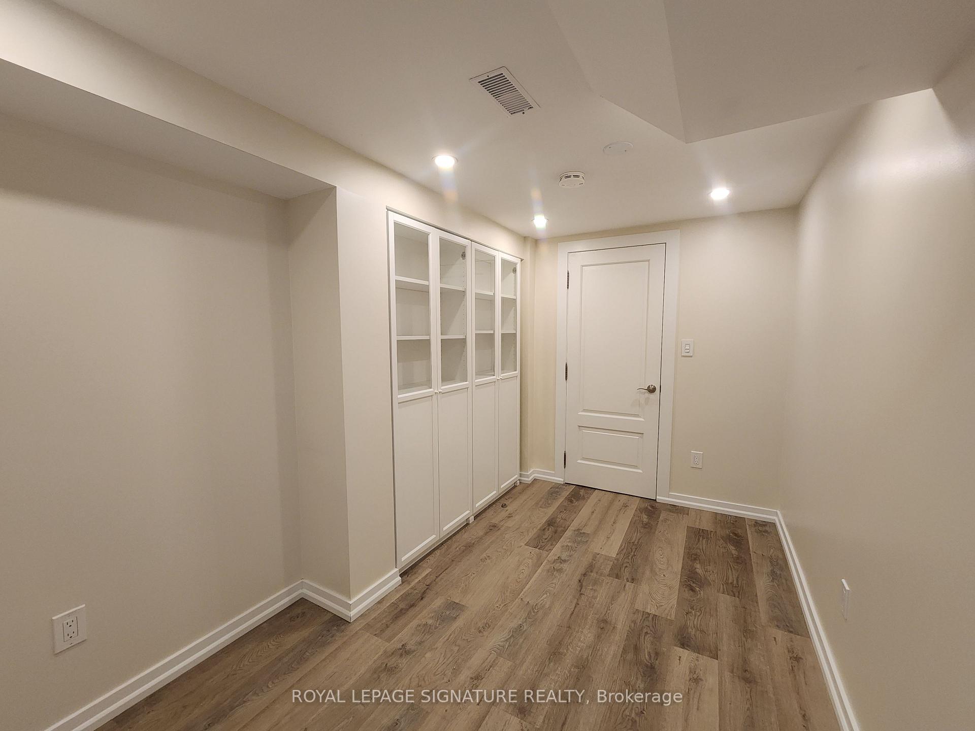 Photo 24 of 35 Summitcrest Drive, Etobicoke, Willowridge-Martingrove-Richview — HOMEH