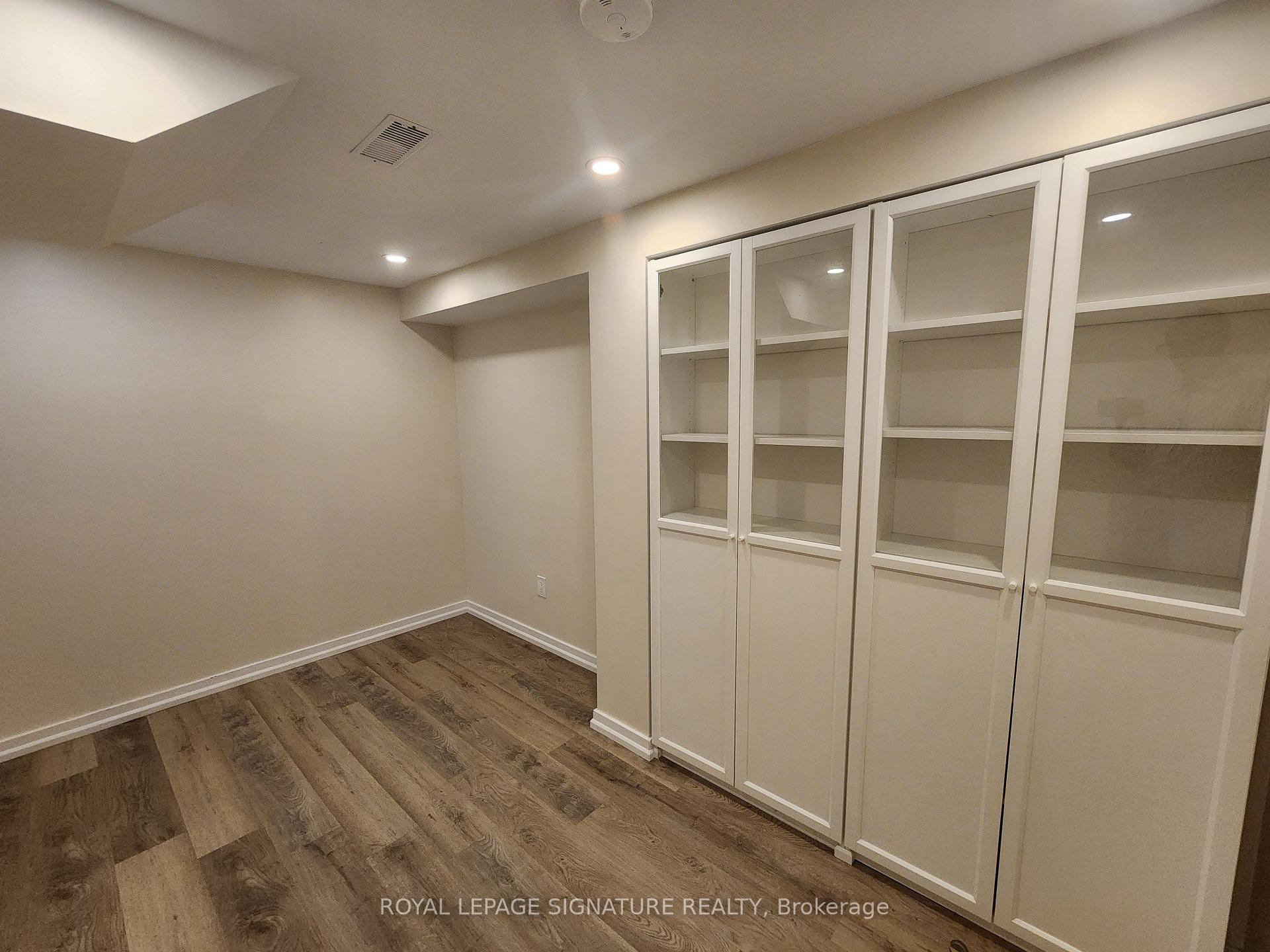 Photo 25 of 35 Summitcrest Drive, Etobicoke, Willowridge-Martingrove-Richview — HOMEH