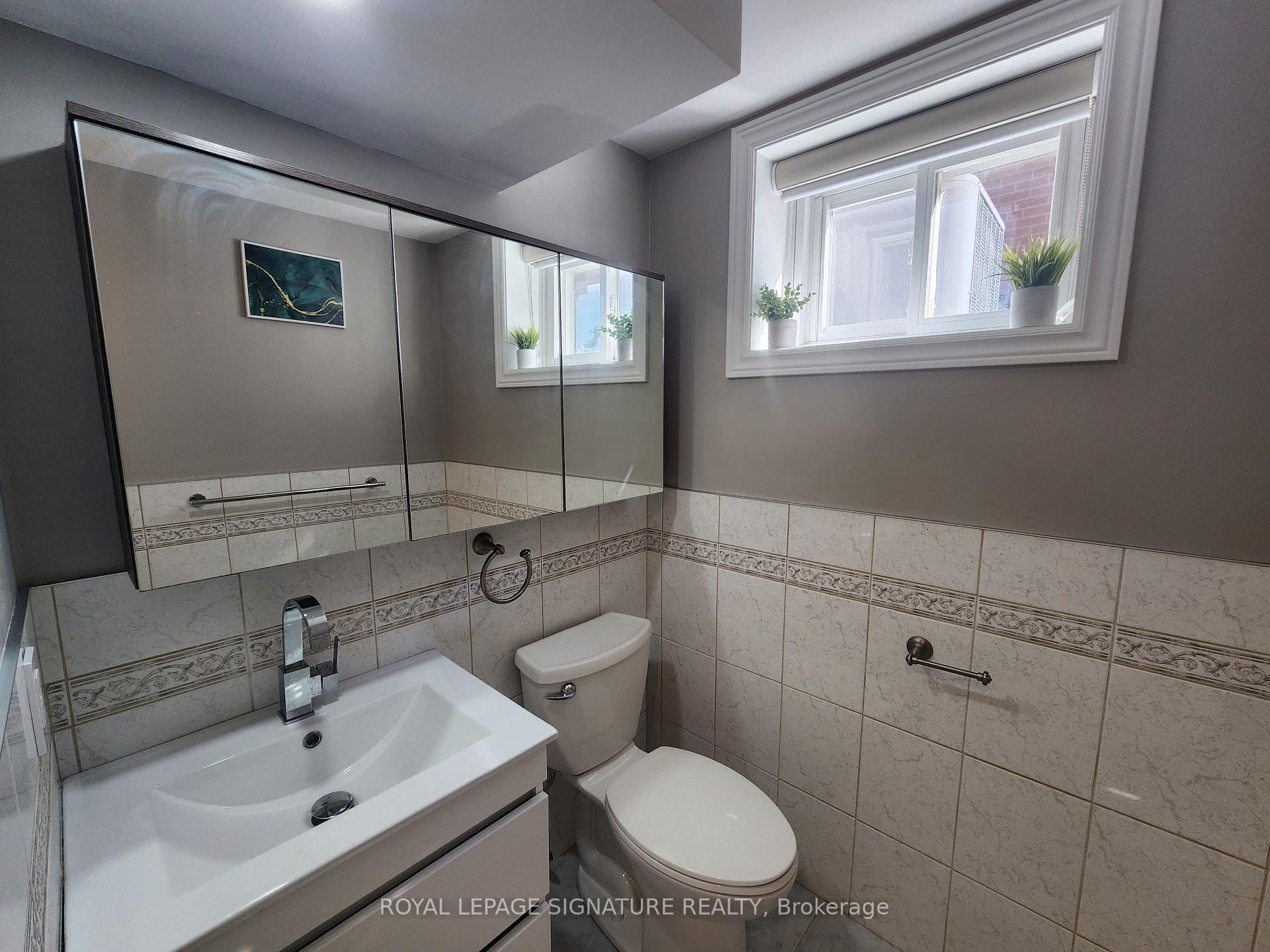 Photo 26 of 35 Summitcrest Drive, Etobicoke, Willowridge-Martingrove-Richview — HOMEH