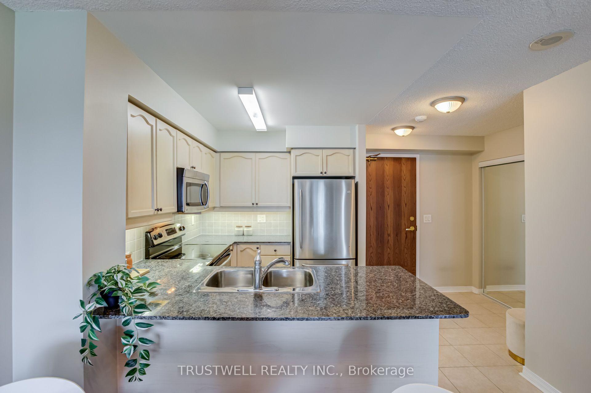 Photo 7 of Unit 808, 185 Oneida Crescent, Richmond Hill, Langstaff — HOMEH