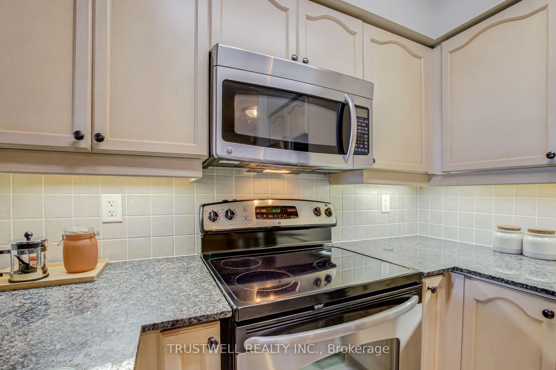 Photo 31 of Unit 808, 185 Oneida Crescent, Richmond Hill, Langstaff — HOMEH