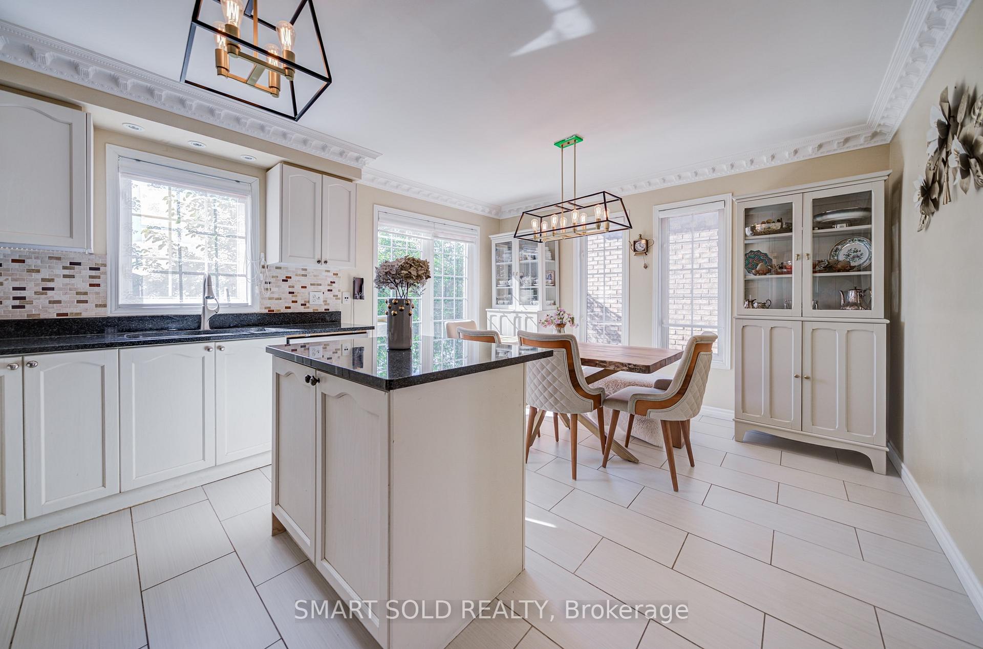 Photo 13 of 6 Sugarforest Drive, Vaughan, Patterson — HOMEH