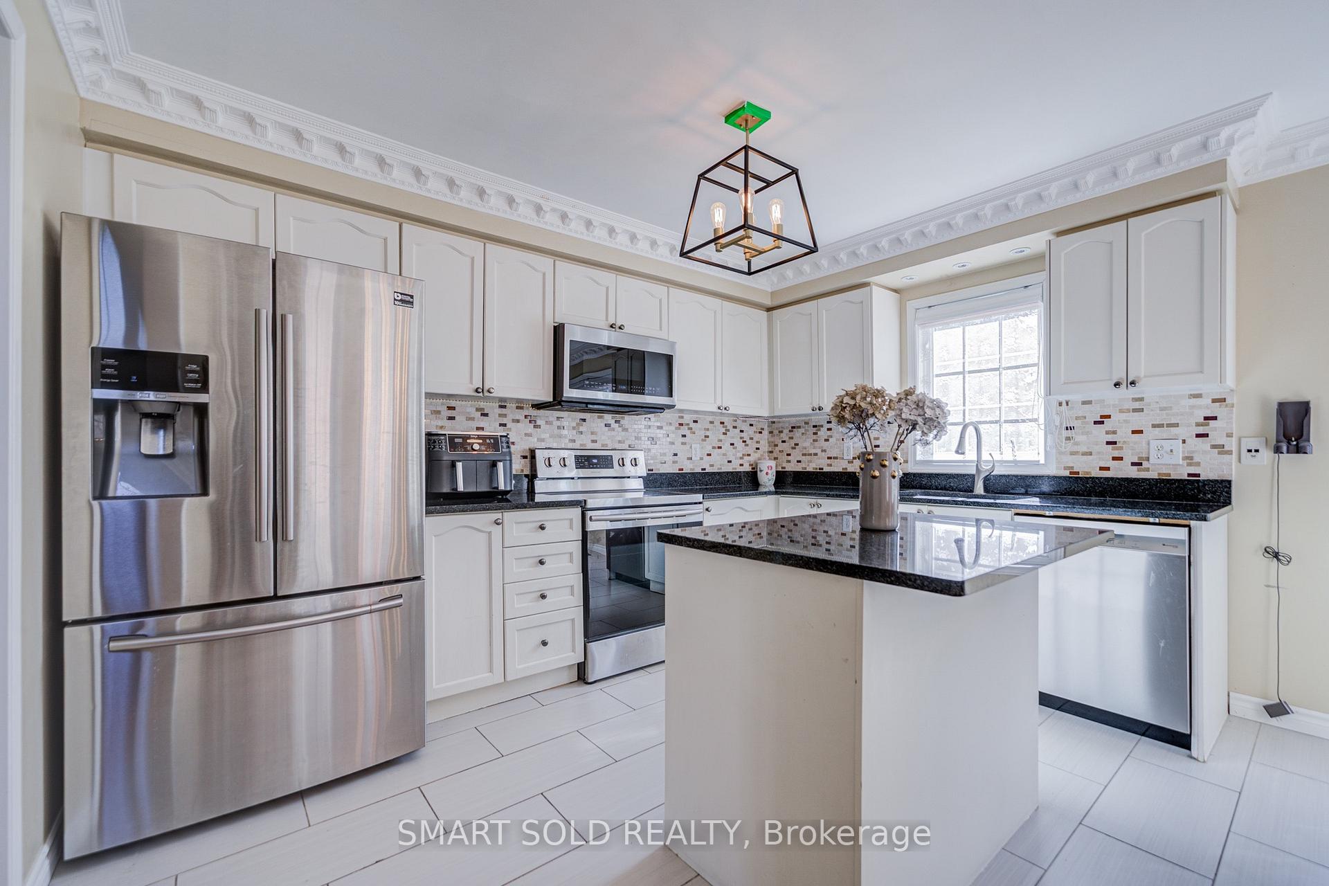 Photo 15 of 6 Sugarforest Drive, Vaughan, Patterson — HOMEH
