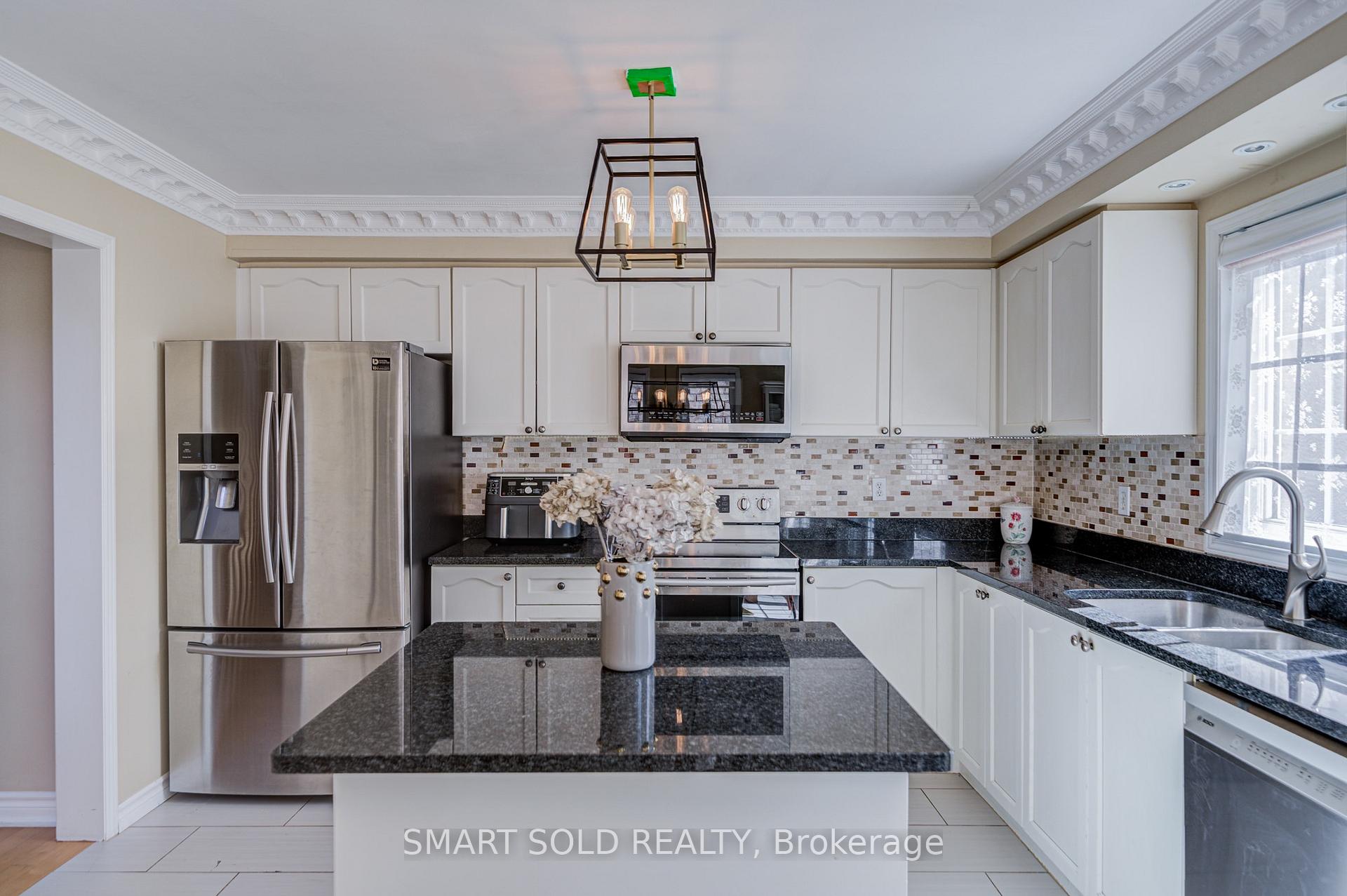 Photo 18 of 6 Sugarforest Drive, Vaughan, Patterson — HOMEH