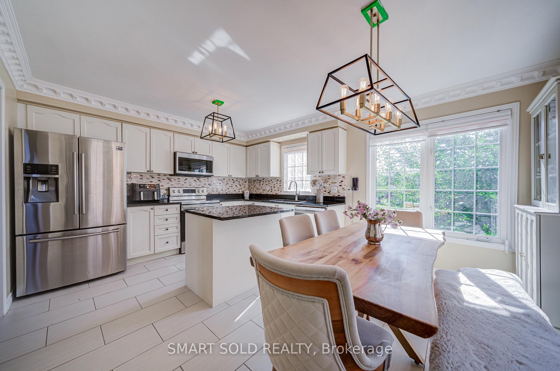 Photo 23 of 6 Sugarforest Drive, Vaughan, Patterson — HOMEH
