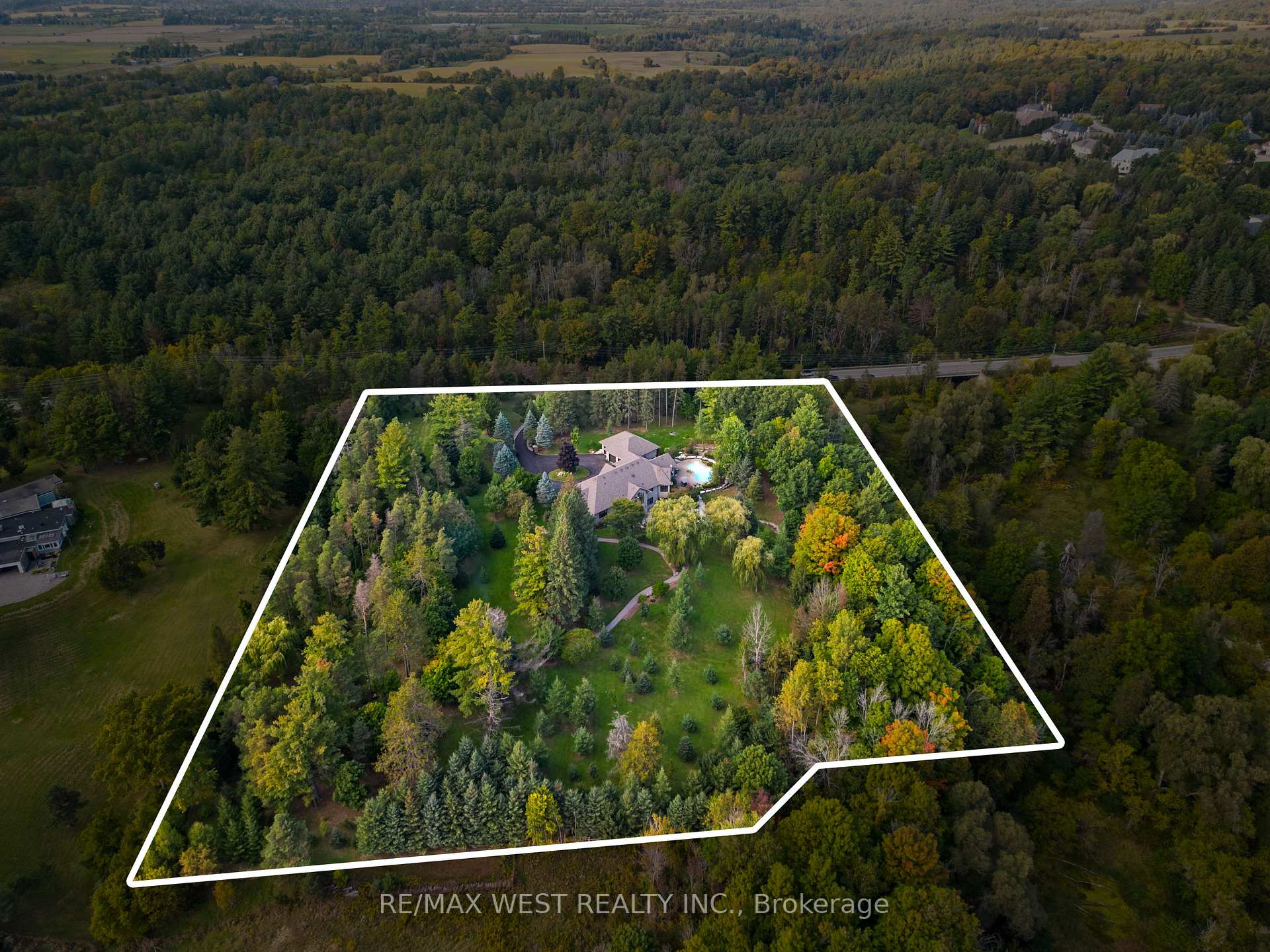 Photo 3 of 5775 Kirby Road, Vaughan, Kleinburg — HOMEH