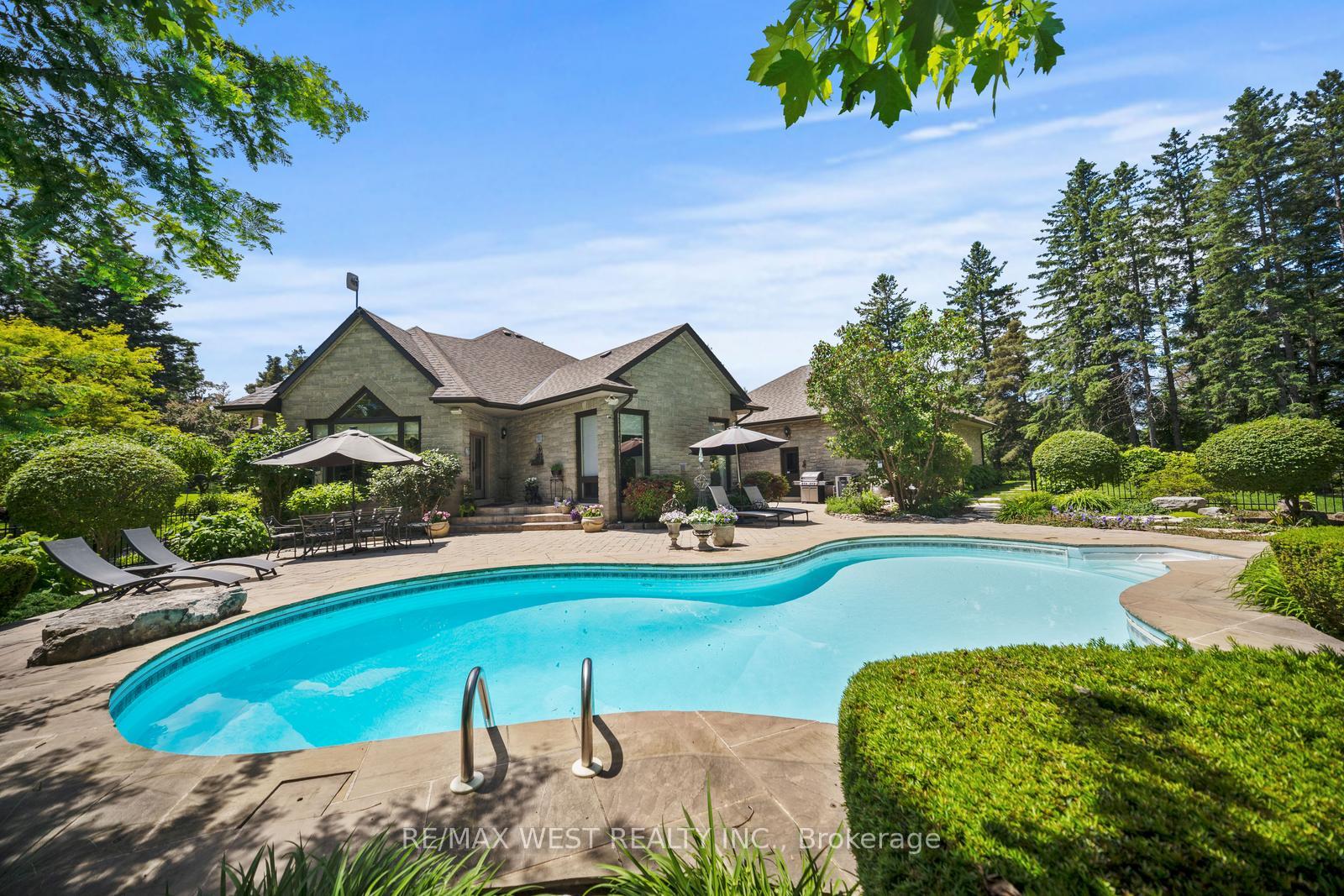 Photo 11 of 5775 Kirby Road, Vaughan, Kleinburg — HOMEH