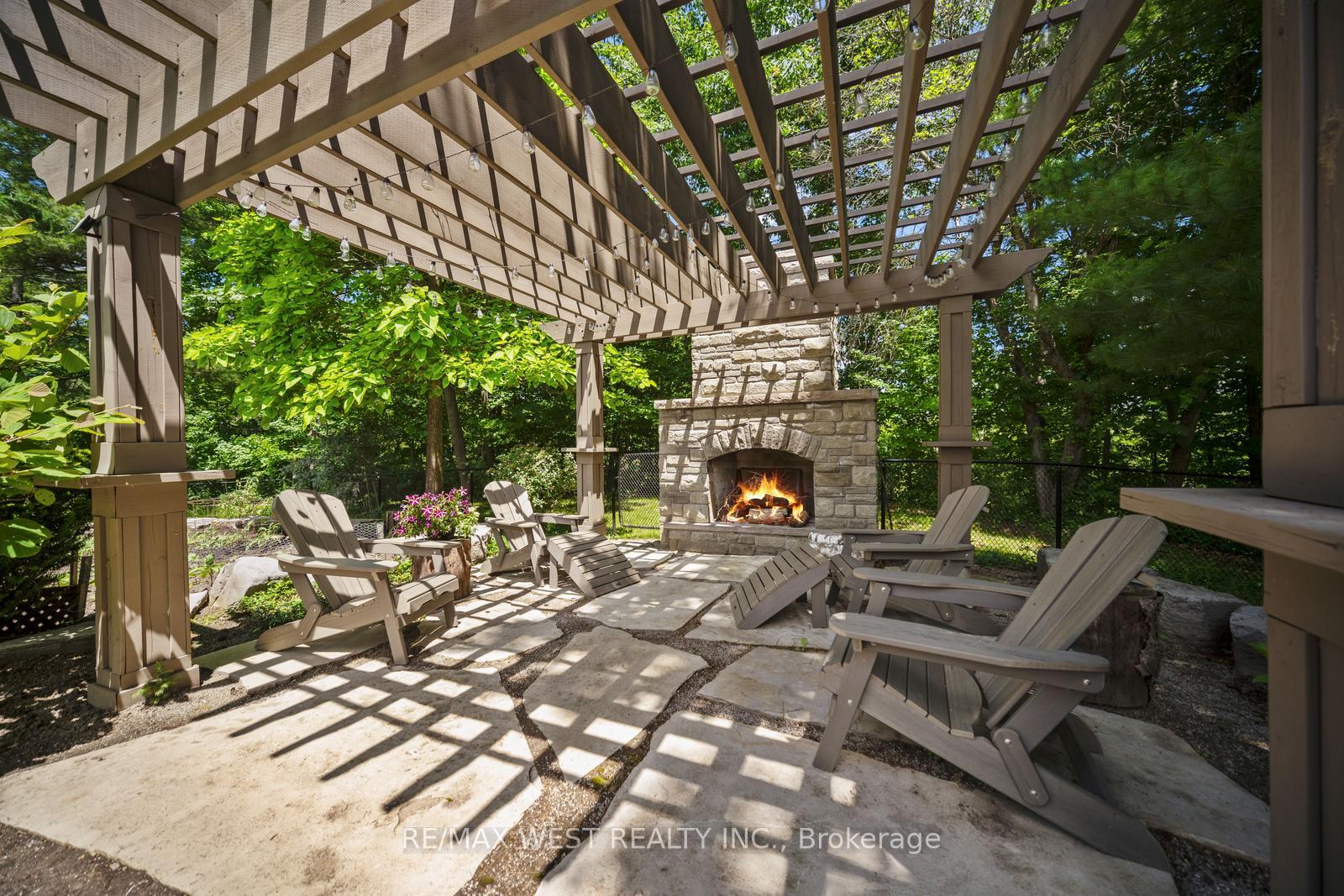 Photo 15 of 5775 Kirby Road, Vaughan, Kleinburg — HOMEH