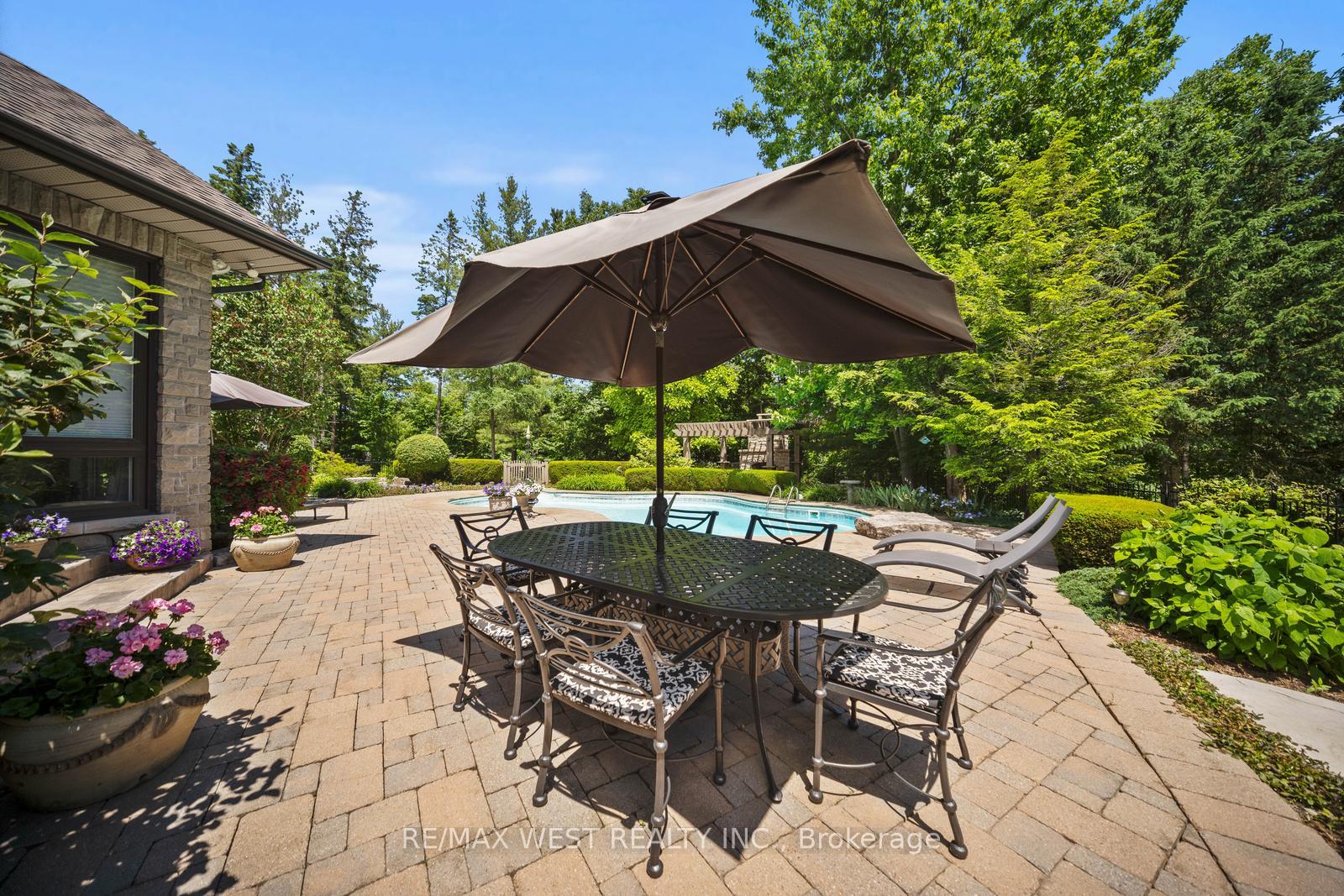 Photo 17 of 5775 Kirby Road, Vaughan, Kleinburg — HOMEH