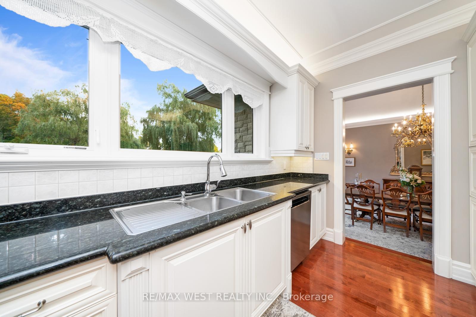 Photo 35 of 5775 Kirby Road, Vaughan, Kleinburg — HOMEH