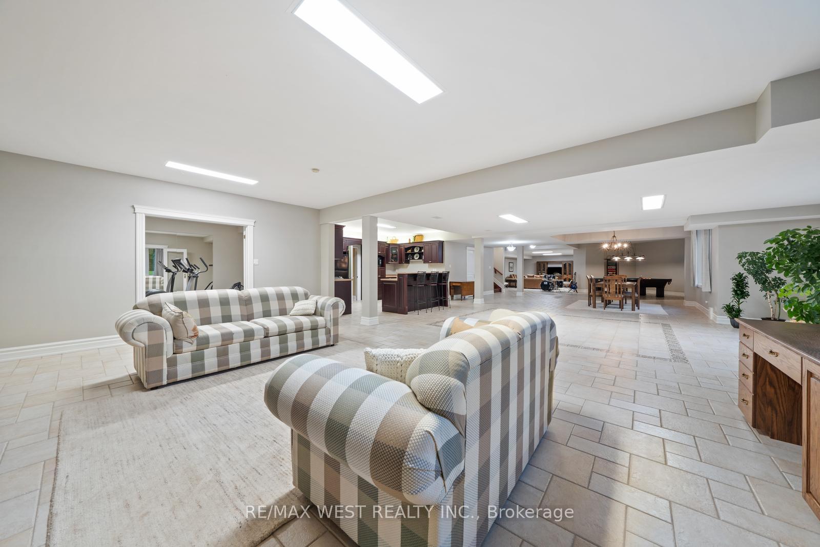 Photo 65 of 5775 Kirby Road, Vaughan, Kleinburg — HOMEH