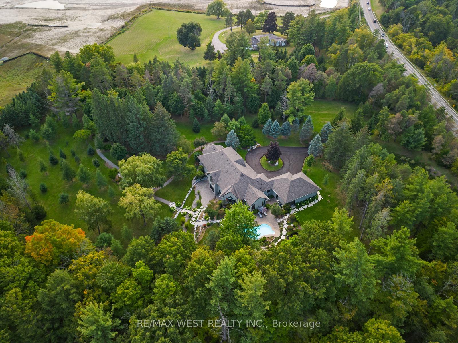 Photo 93 of 5775 Kirby Road, Vaughan, Kleinburg — HOMEH