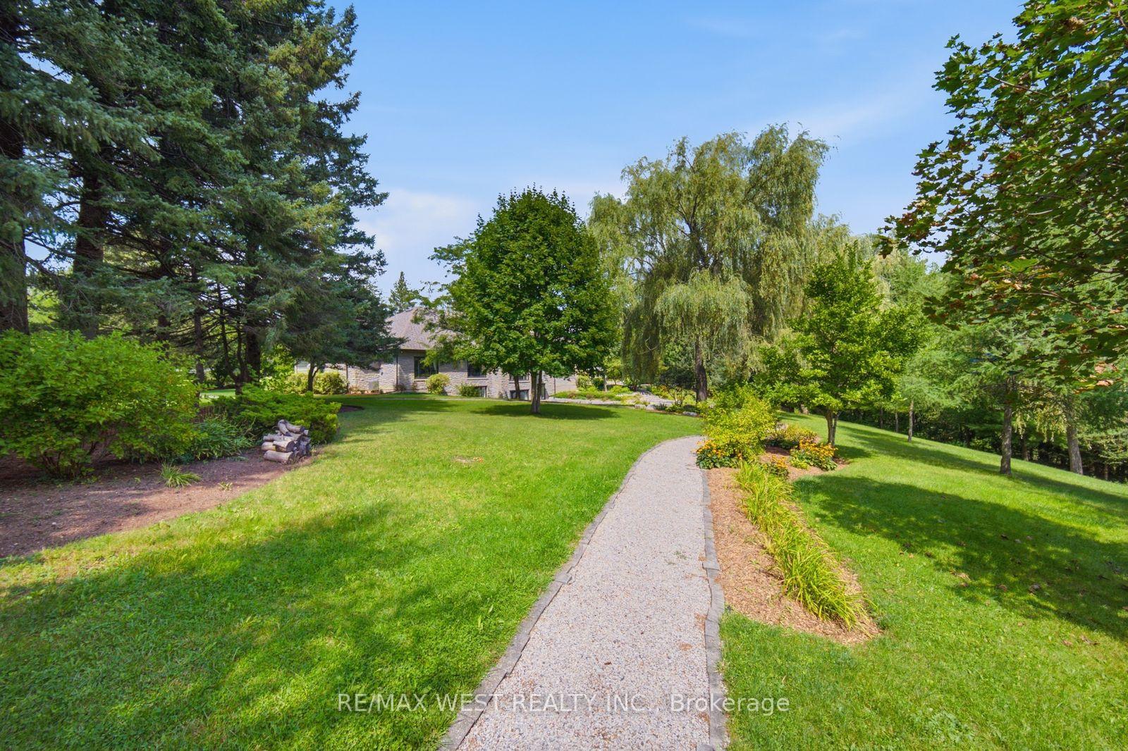 Photo 22 of 5775 Kirby Road, Vaughan, Kleinburg — HOMEH