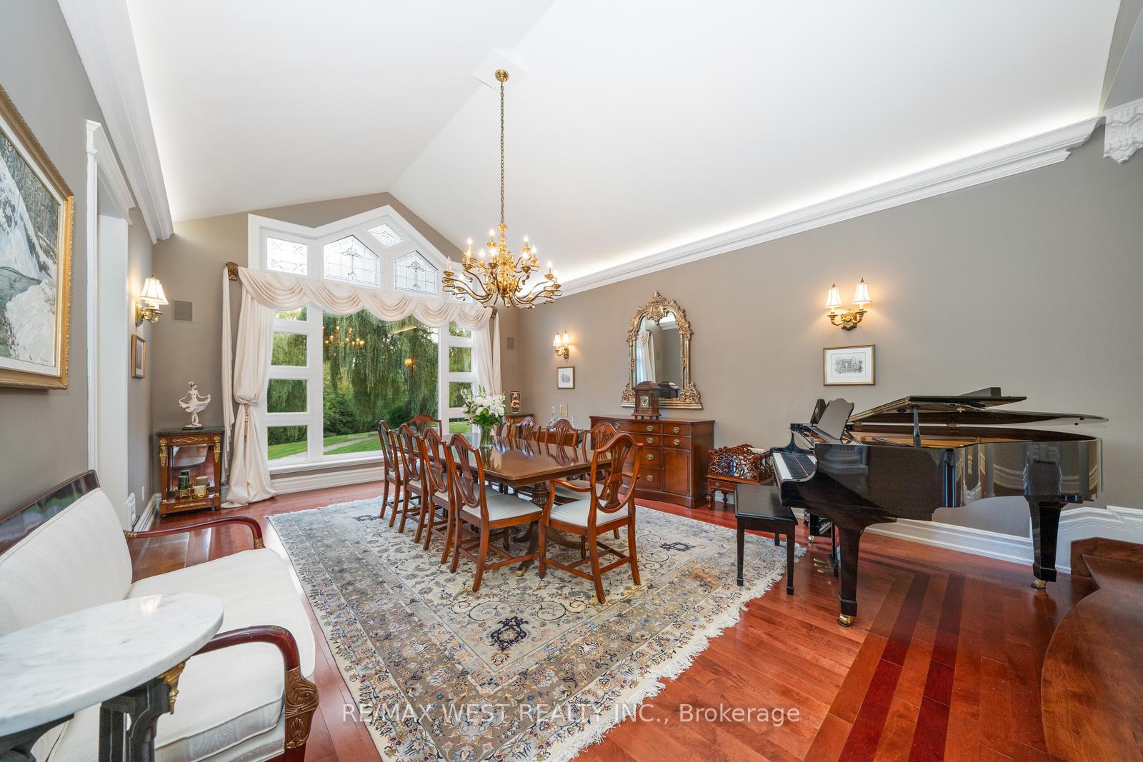 Photo 28 of 5775 Kirby Road, Vaughan, Kleinburg — HOMEH