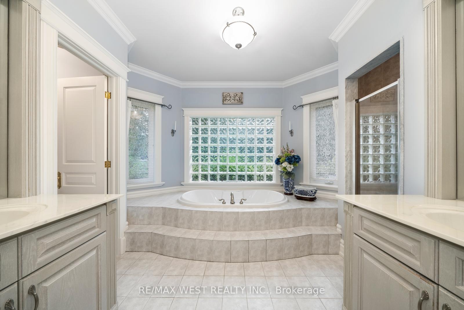 Photo 46 of 5775 Kirby Road, Vaughan, Kleinburg — HOMEH