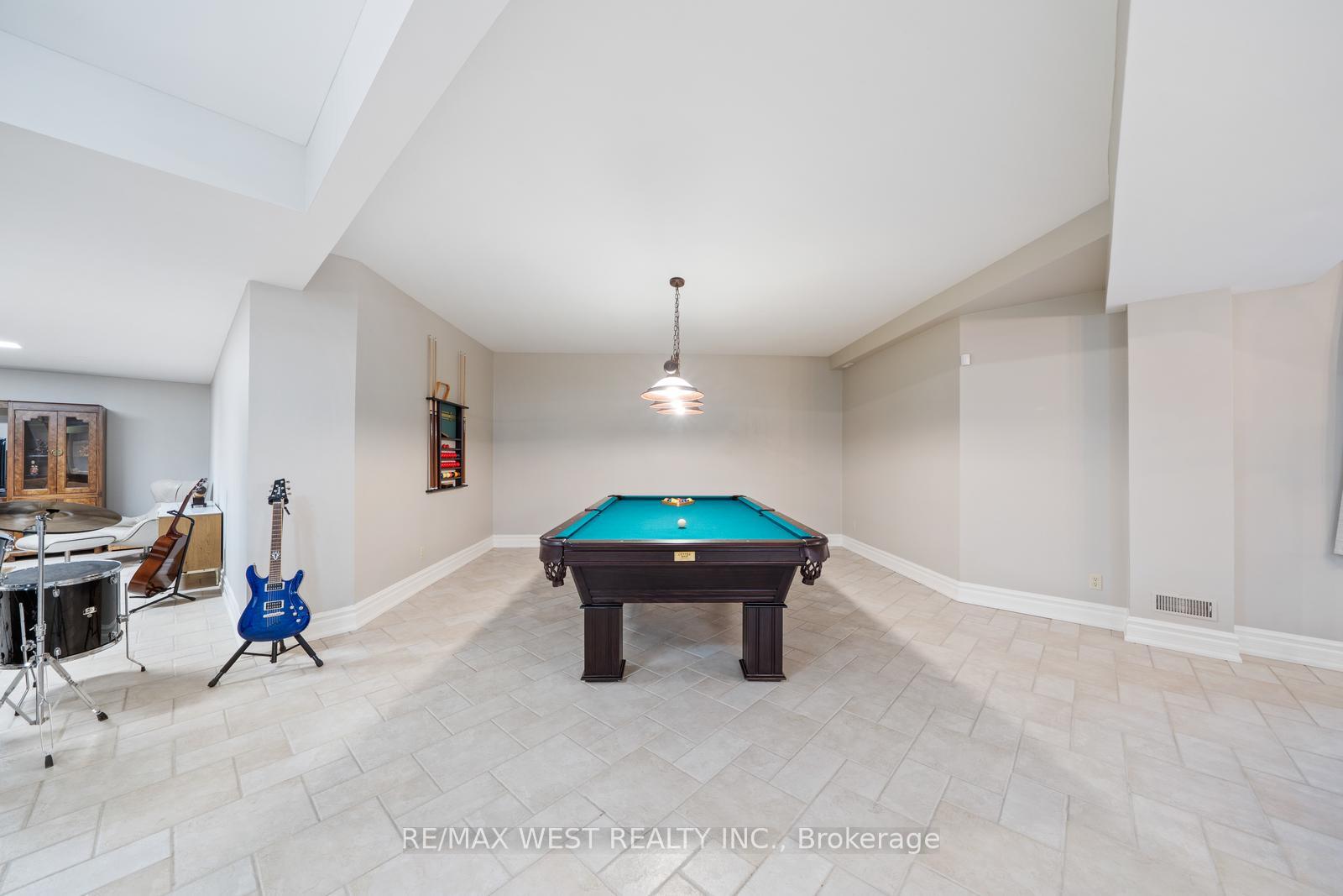 Photo 62 of 5775 Kirby Road, Vaughan, Kleinburg — HOMEH