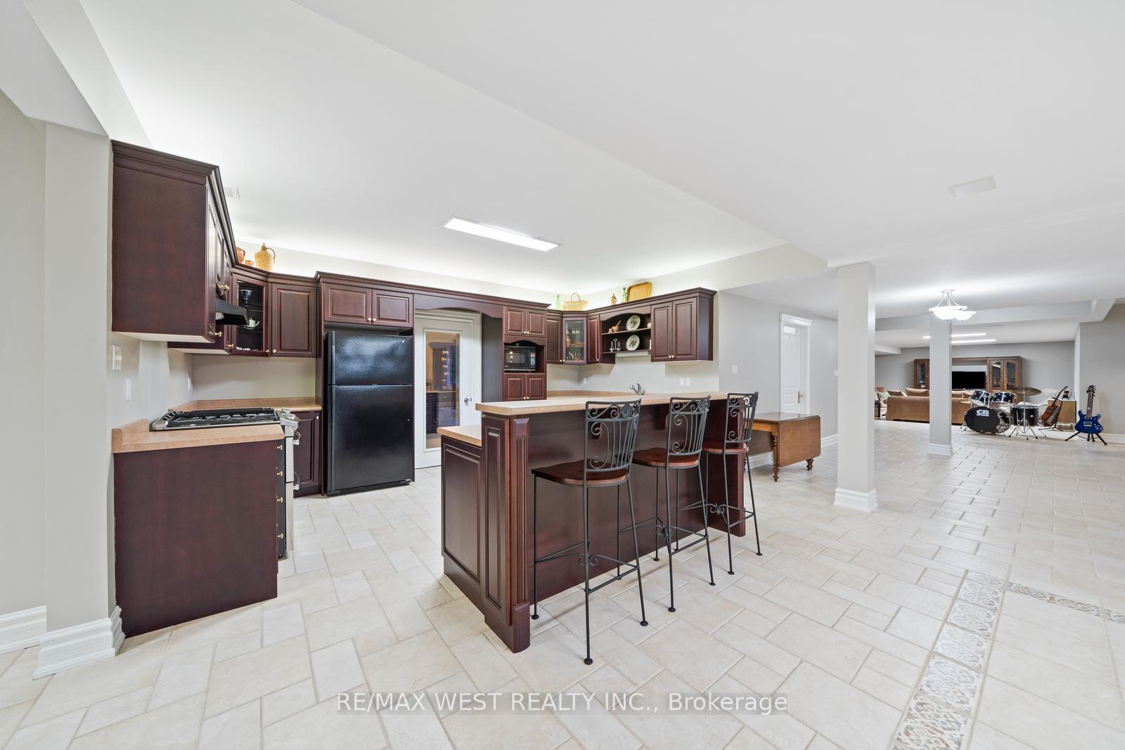 Photo 70 of 5775 Kirby Road, Vaughan, Kleinburg — HOMEH