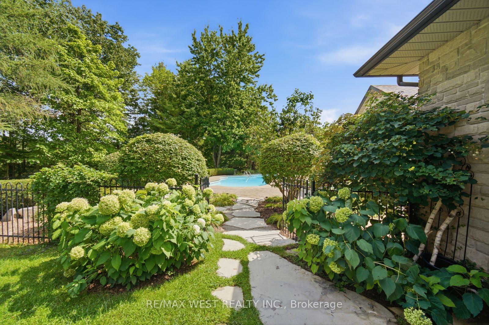 Photo 82 of 5775 Kirby Road, Vaughan, Kleinburg — HOMEH