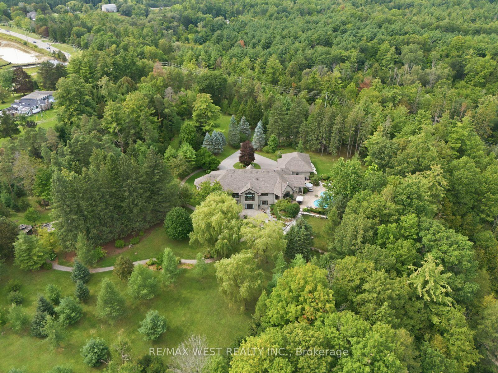 Photo 8 of 5775 Kirby Road, Vaughan, Kleinburg — HOMEH