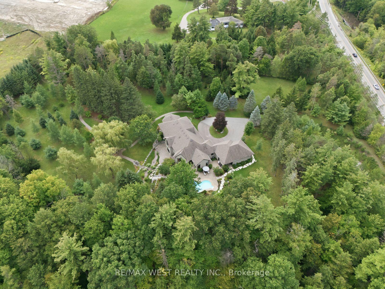 Photo 4 of 5775 Kirby Road, Vaughan, Kleinburg — HOMEH