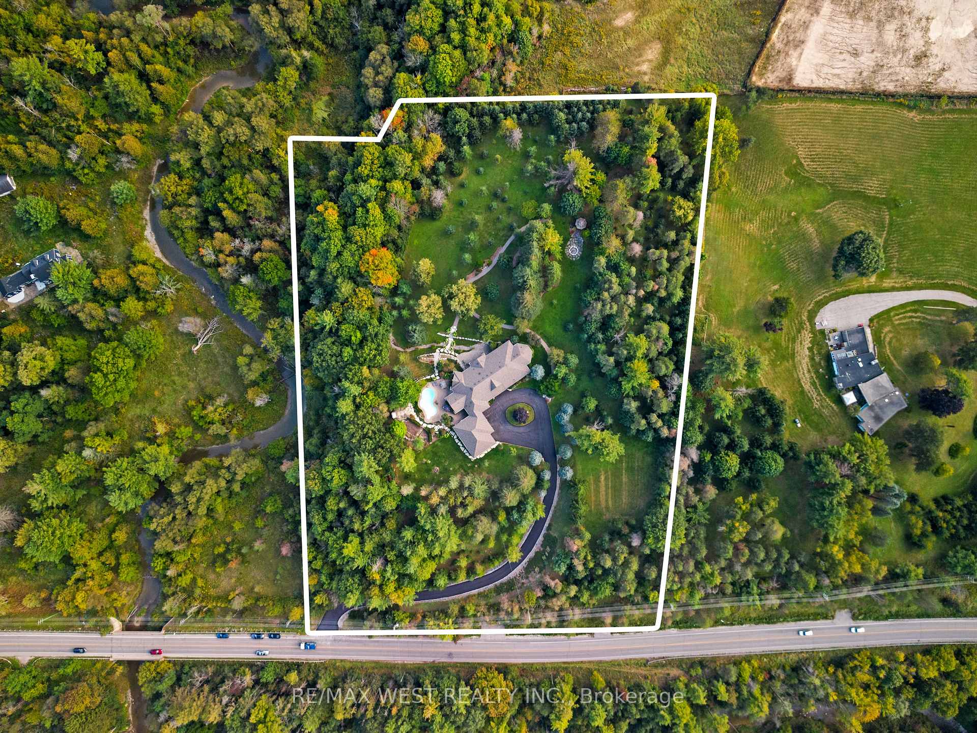 Photo 100 of 5775 Kirby Road, Vaughan, Kleinburg — HOMEH