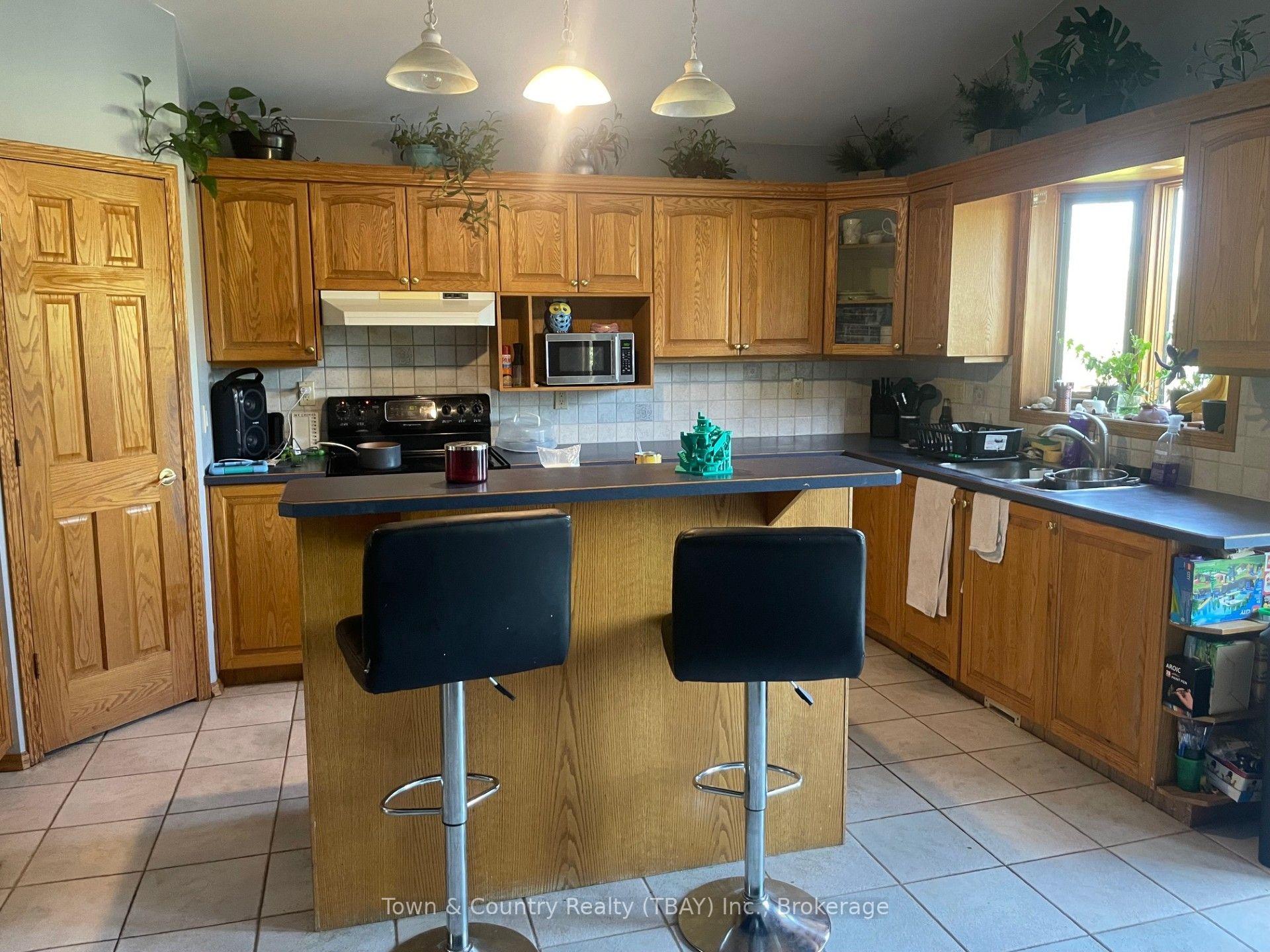 Photo 4 of 1244 Dawson Road N, Thunder Bay, Dawson Heights — HOMEH