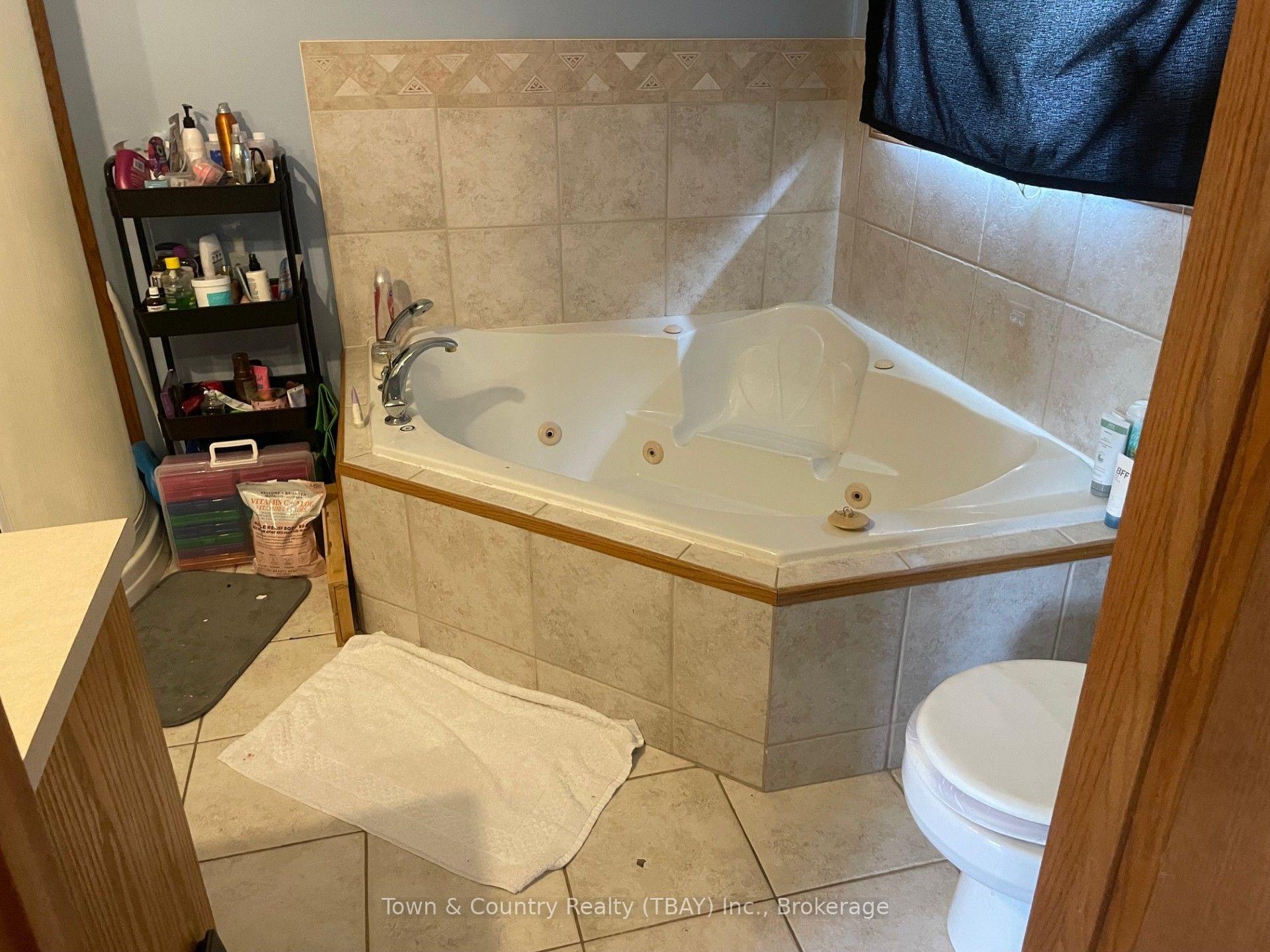 Photo 11 of 1244 Dawson Road N, Thunder Bay, Dawson Heights — HOMEH