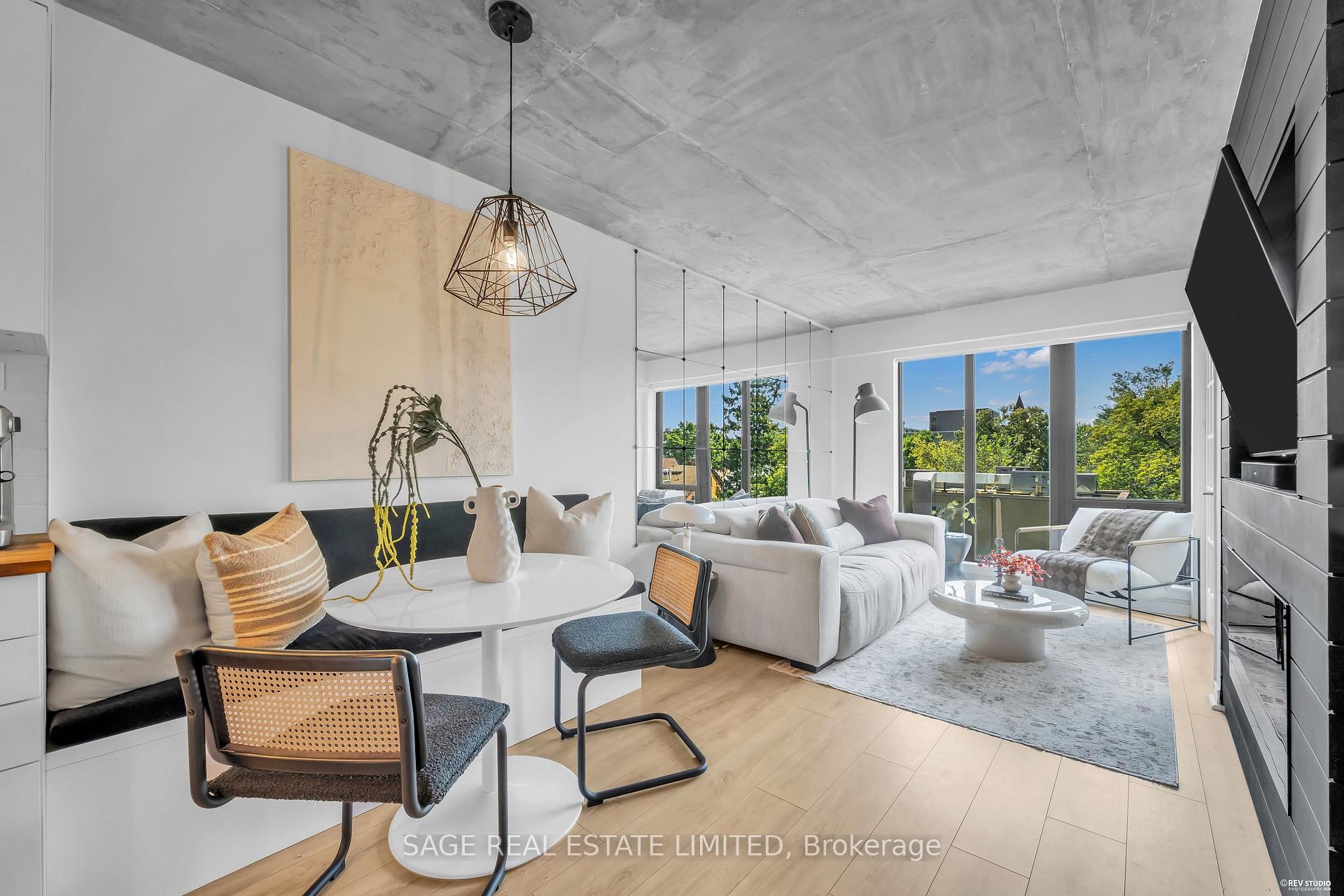 Photo of Unit 408, 456 College Street