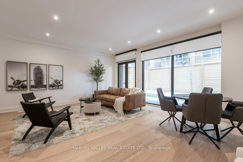 Photo 15 of 32 Evergreen Gardens, Toronto, Leaside — HOMEH