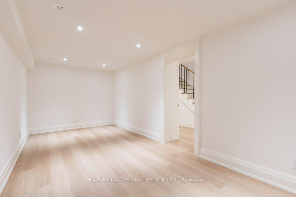 Photo 78 of 32 Evergreen Gardens, Toronto, Leaside — HOMEH