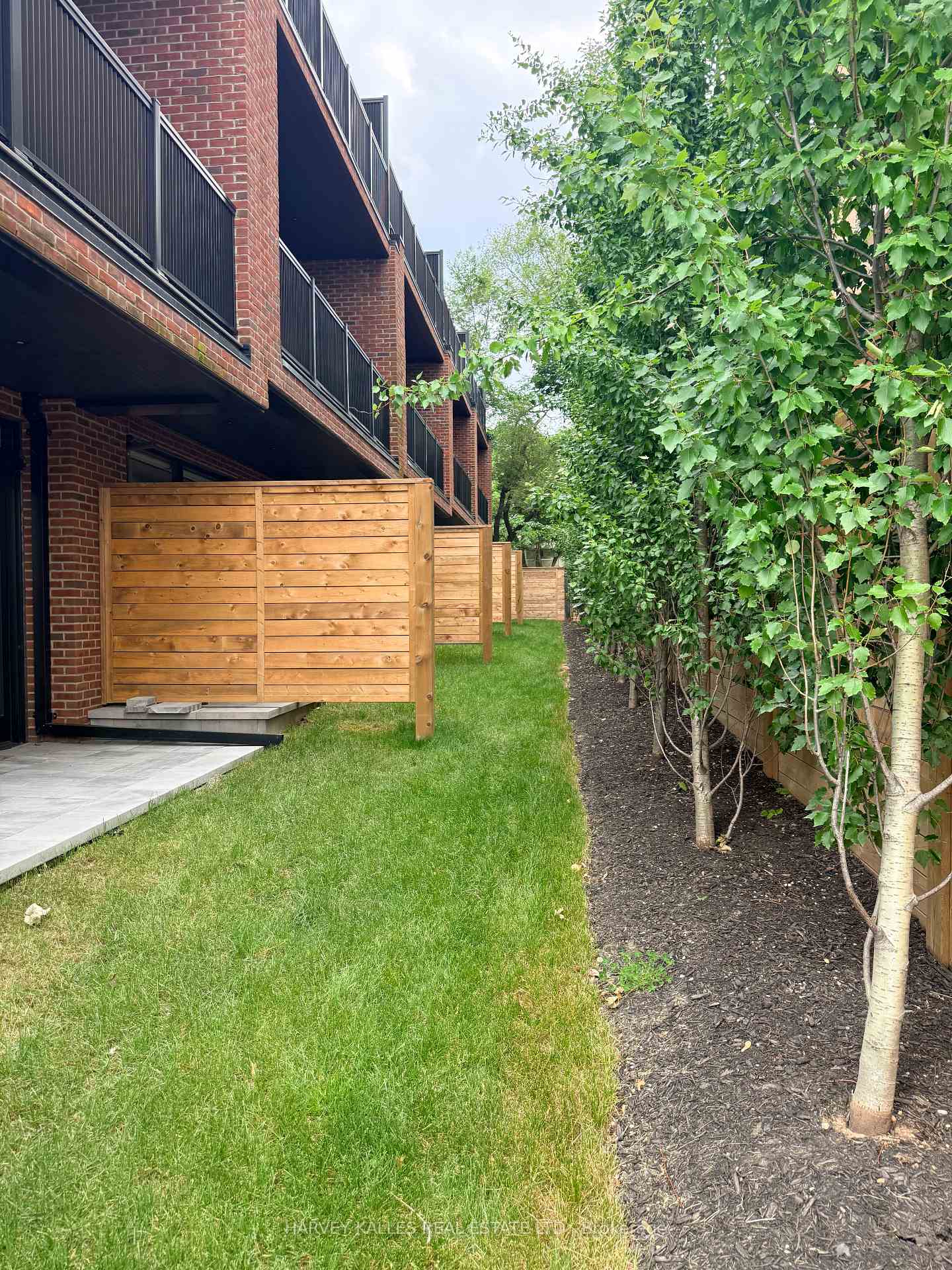 Photo 88 of 32 Evergreen Gardens, Toronto, Leaside — HOMEH