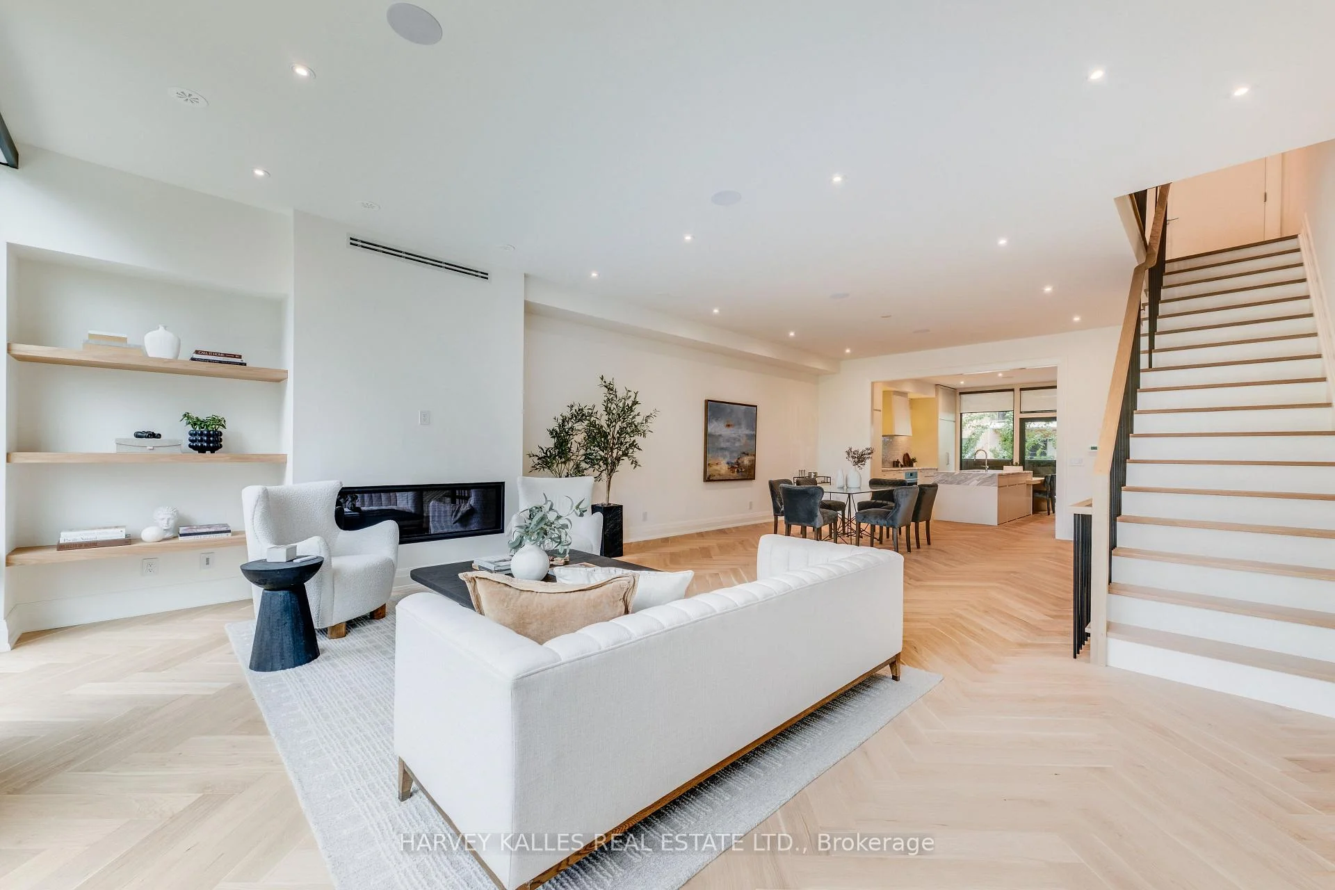 Photo 21 of 32 Evergreen Gardens, Toronto, Leaside — HOMEH