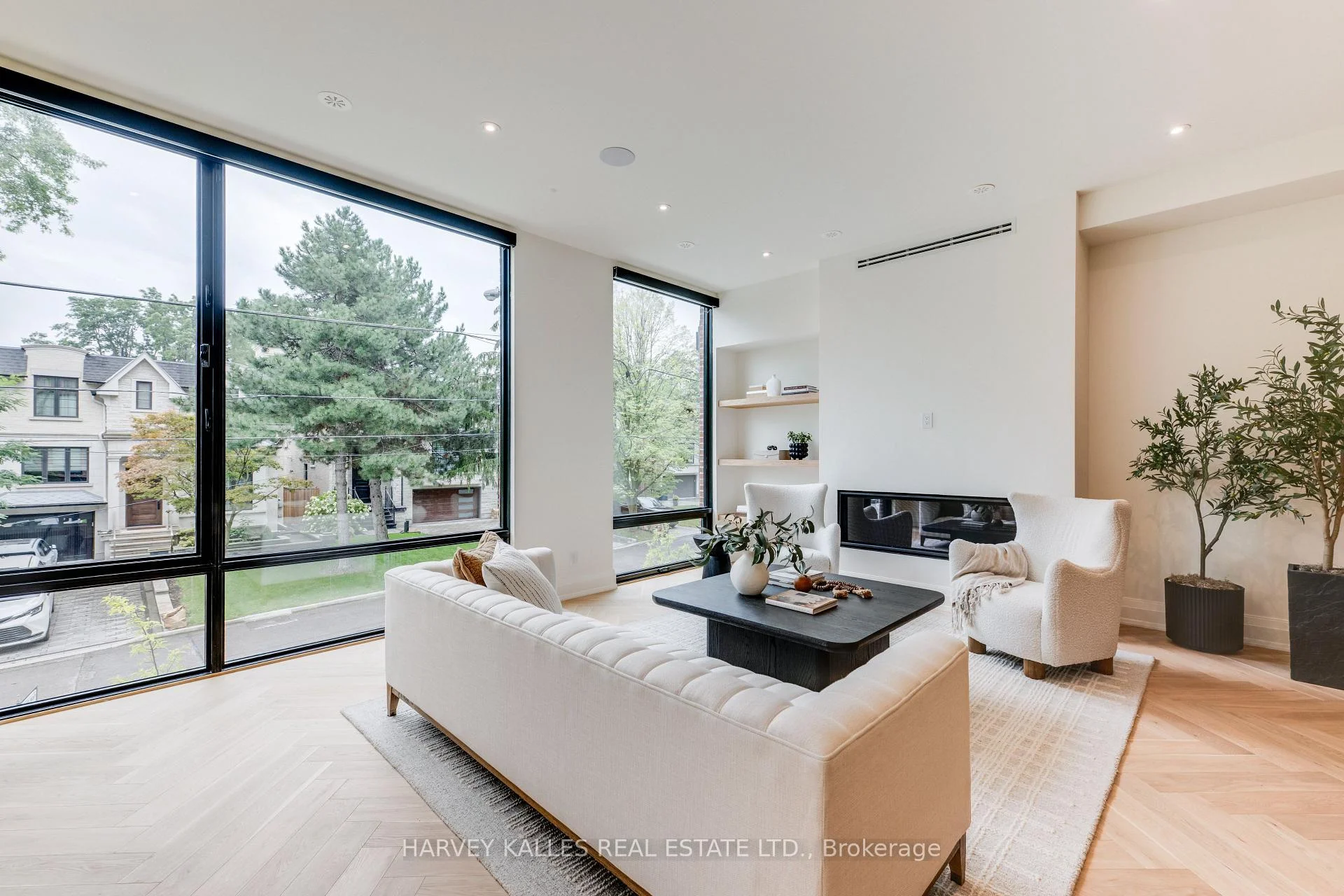 Photo 24 of 32 Evergreen Gardens, Toronto, Leaside — HOMEH