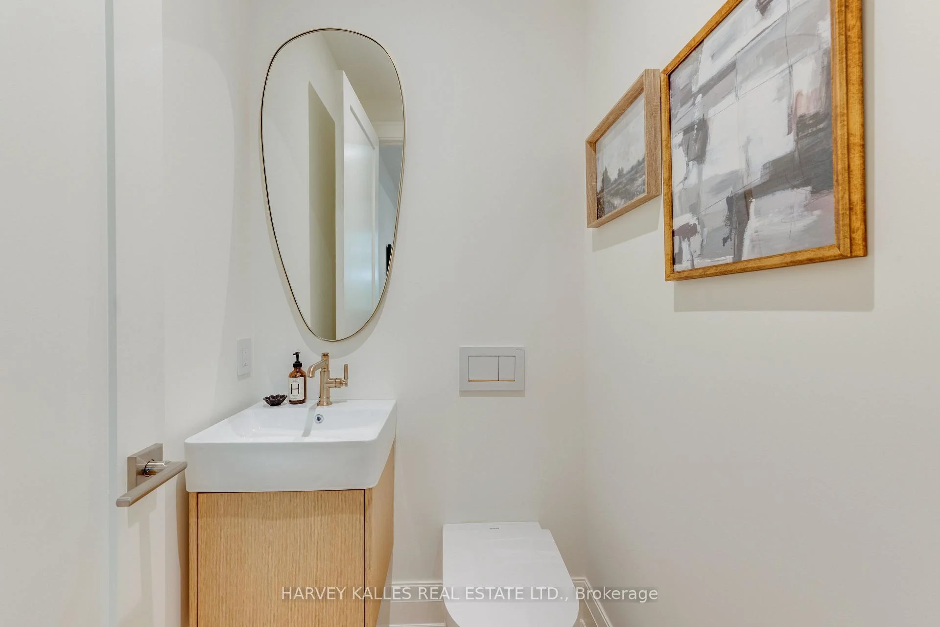 Photo 46 of 32 Evergreen Gardens, Toronto, Leaside — HOMEH
