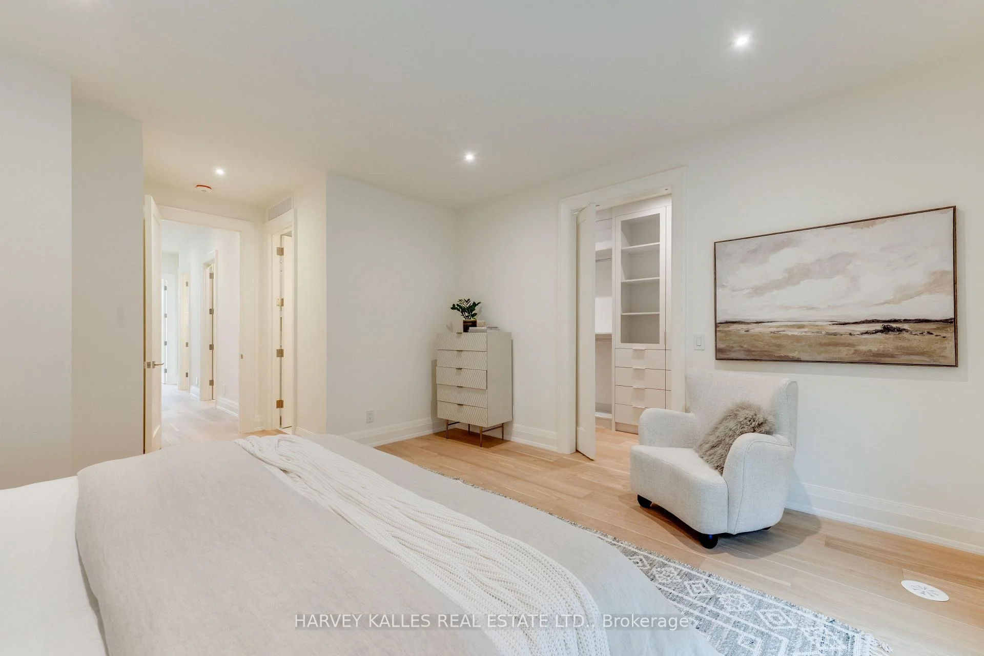 Photo 53 of 32 Evergreen Gardens, Toronto, Leaside — HOMEH