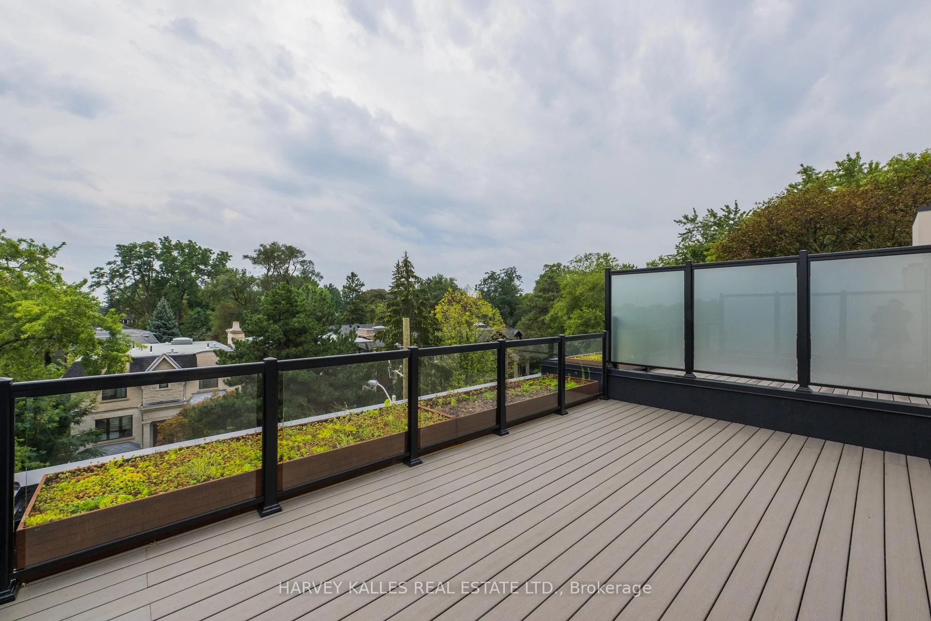 Photo 83 of 32 Evergreen Gardens, Toronto, Leaside — HOMEH