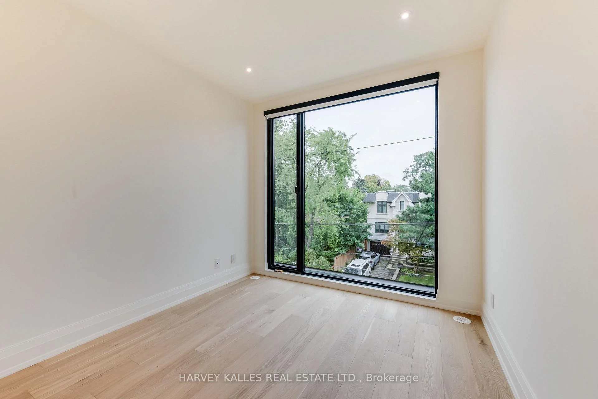 Photo 74 of 32 Evergreen Gardens, Toronto, Leaside — HOMEH