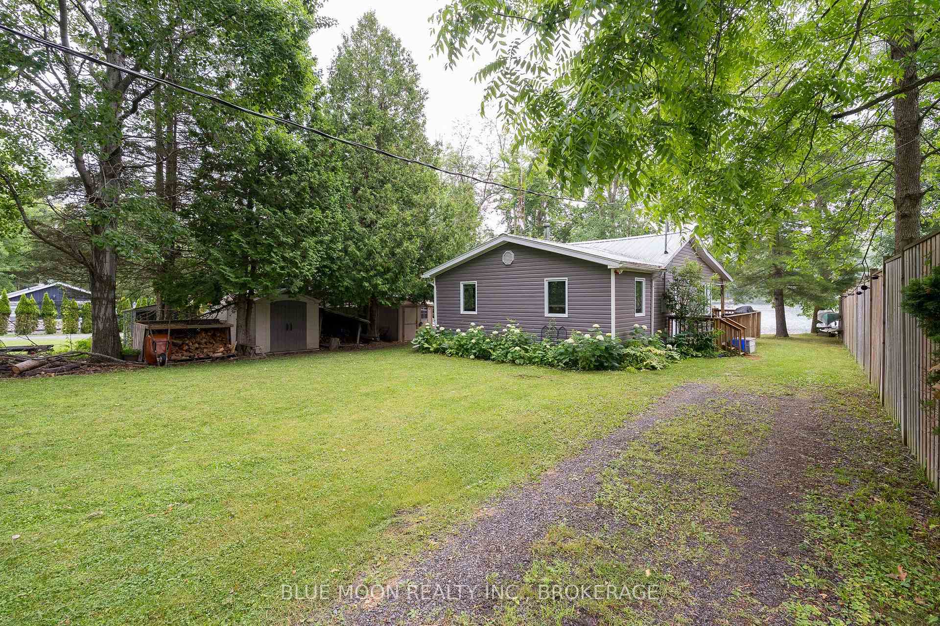 Photo 2 of 1058 Memory Lane, Frontenac, Frontenac South — HOMEH