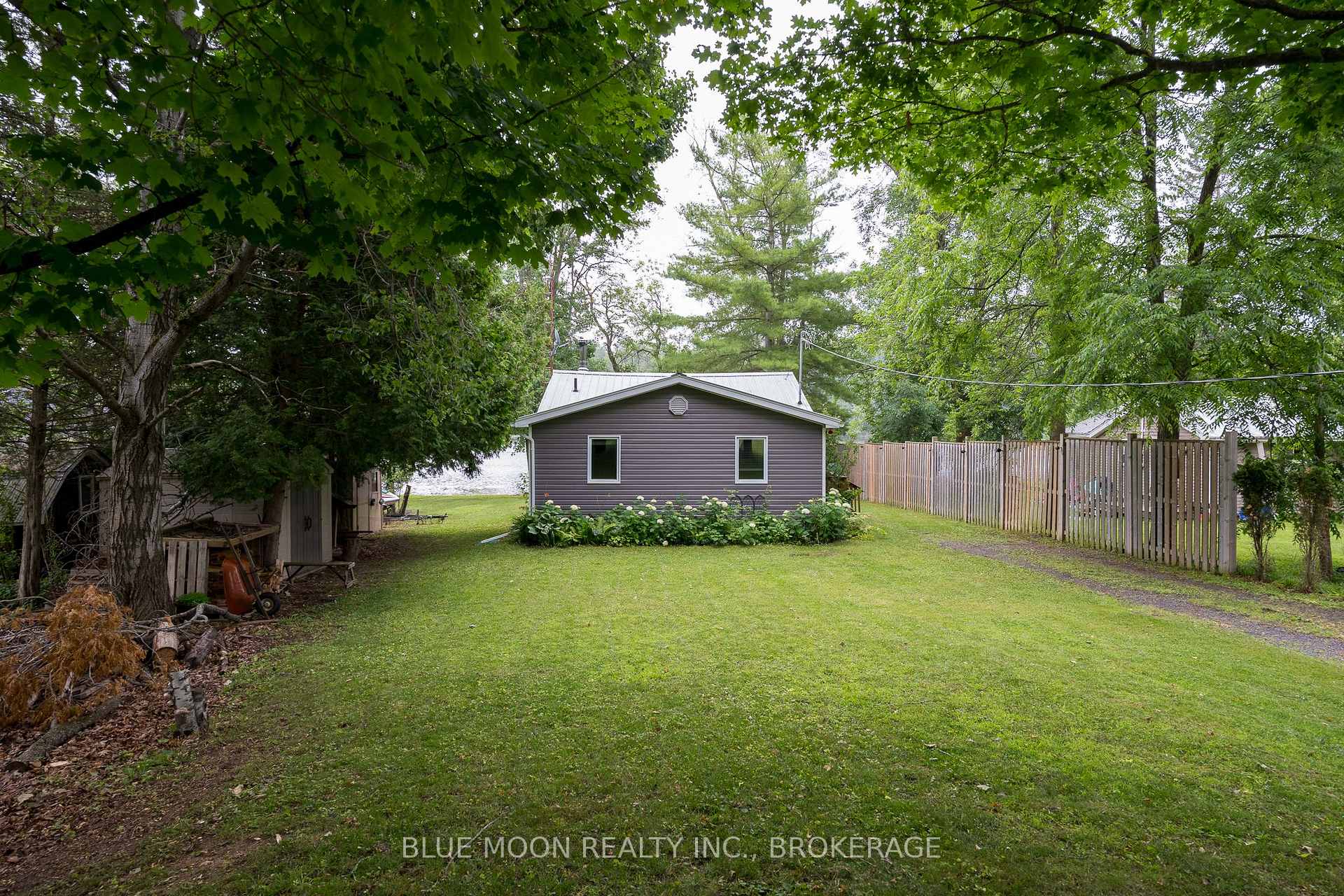 Photo 7 of 1058 Memory Lane, Frontenac, Frontenac South — HOMEH