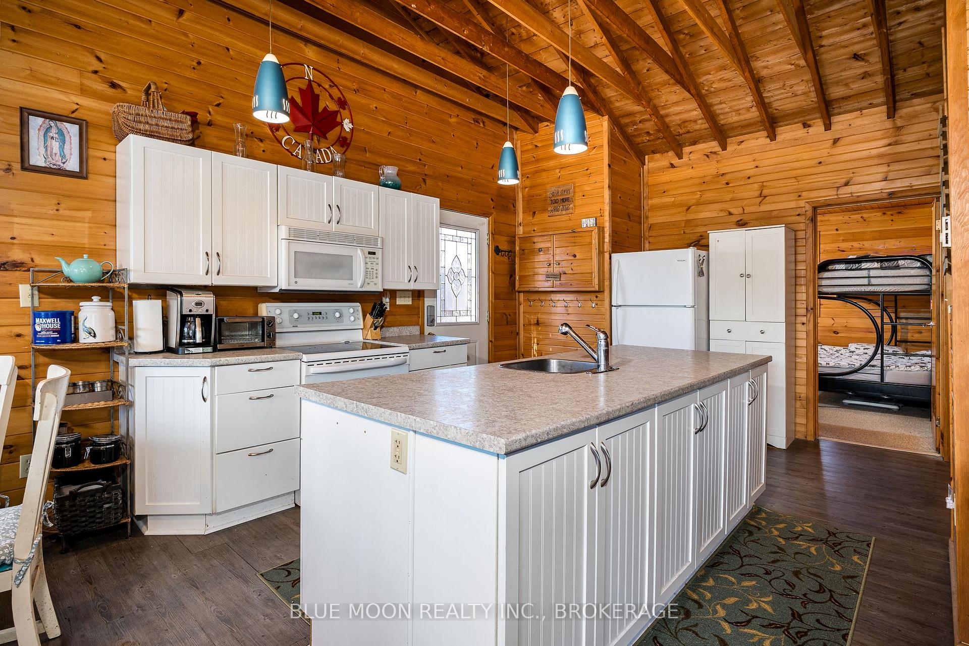 Photo 13 of 1058 Memory Lane, Frontenac, Frontenac South — HOMEH
