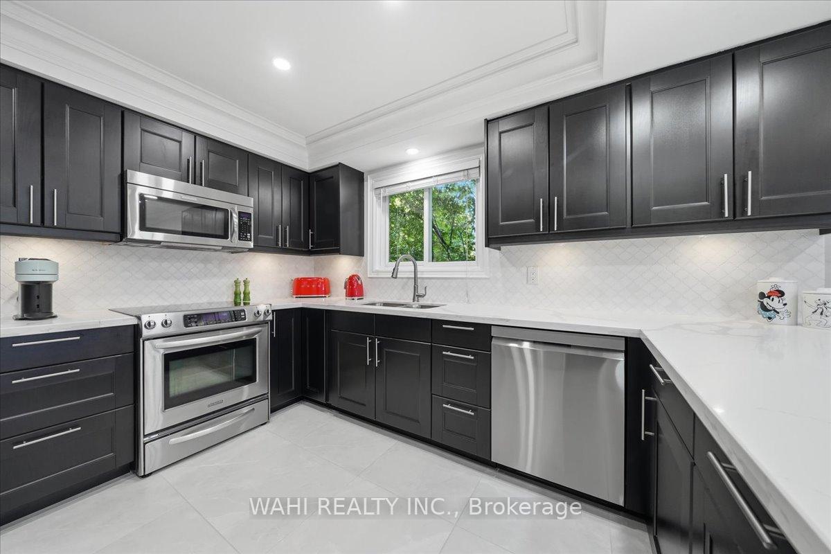 Photo 4 of 1141 Vicki Lane, Mississauga, Erindale — HOMEH