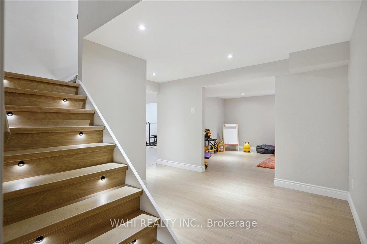 Photo 33 of 1141 Vicki Lane, Mississauga, Erindale — HOMEH