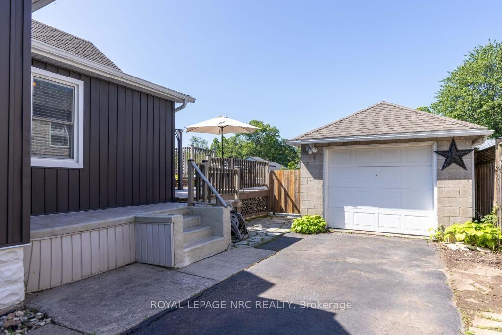 Photo 3 of 7992 Peter Street, Niagara Falls, Chippawa — HOMEH
