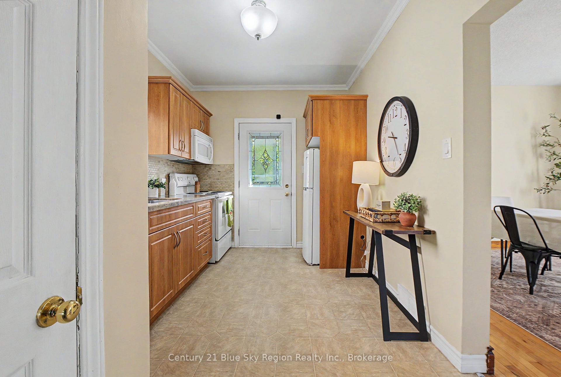 Photo 3 of 496 First Avenue E, North Bay, Central — HOMEH