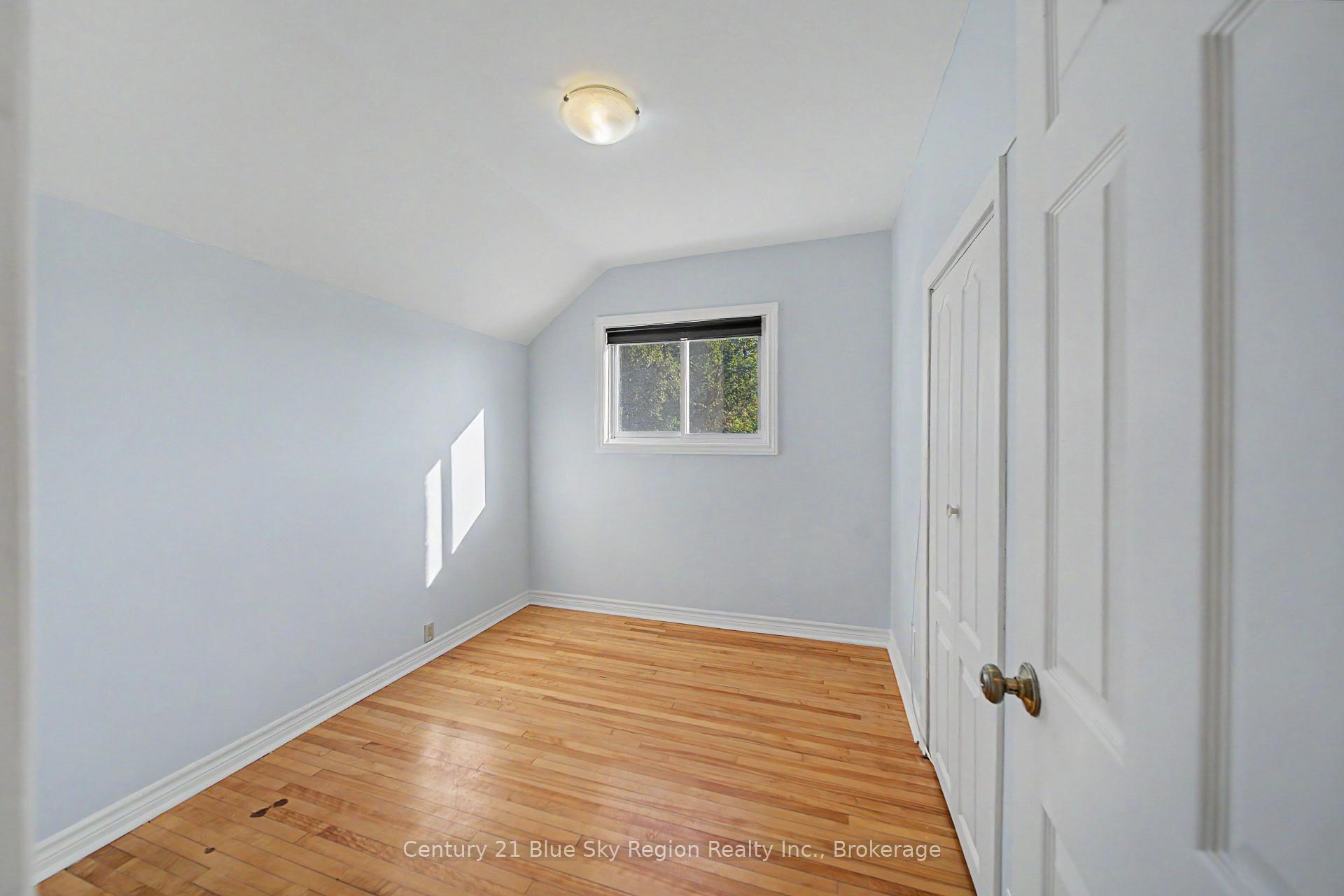 Photo 20 of 496 First Avenue E, North Bay, Central — HOMEH