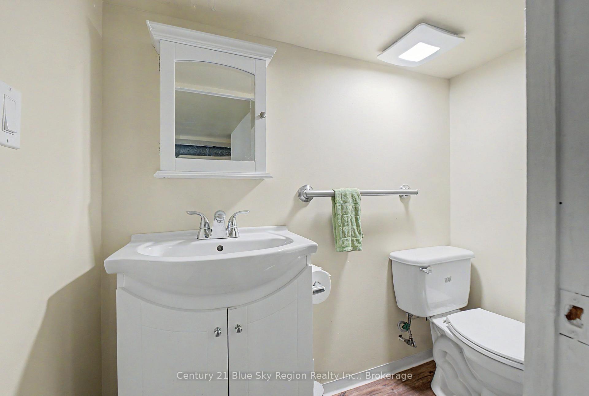 Photo 25 of 496 First Avenue E, North Bay, Central — HOMEH
