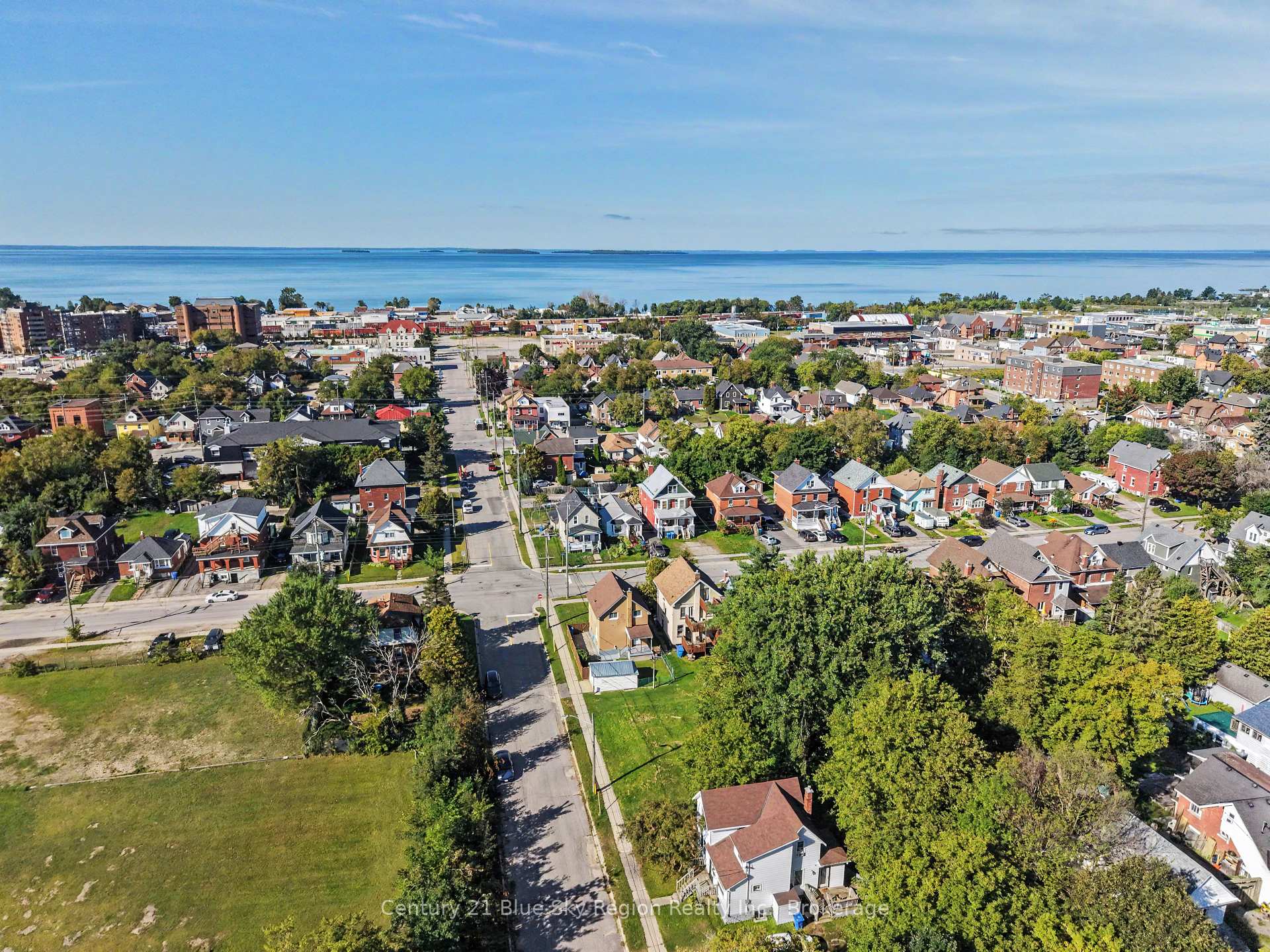 Photo 35 of 496 First Avenue E, North Bay, Central — HOMEH